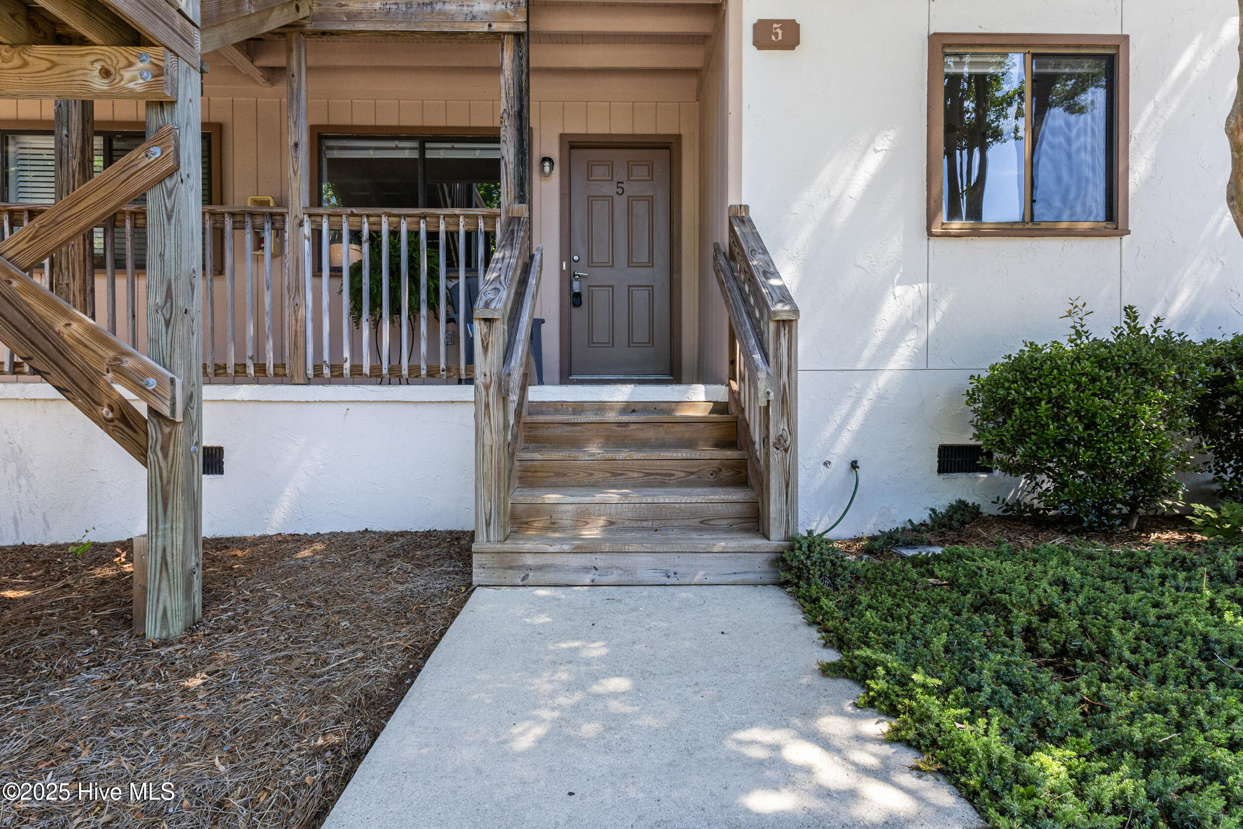 522 S Kerr Avenue, Wilmington, NC 28403 – photo 2: Covered Front Porch