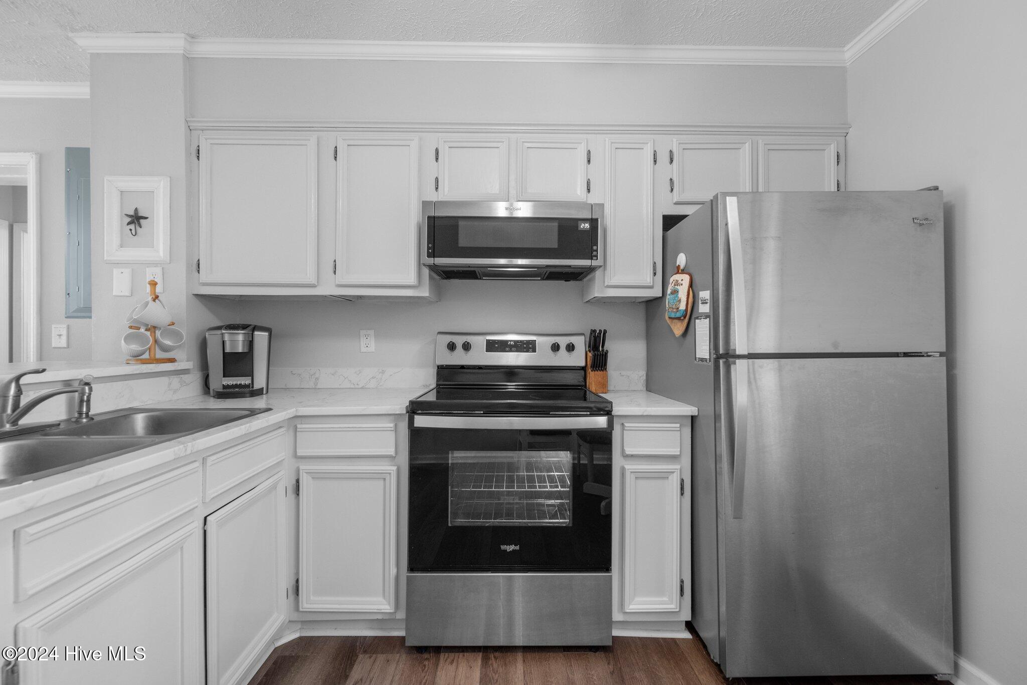 100480153 | Photo 15