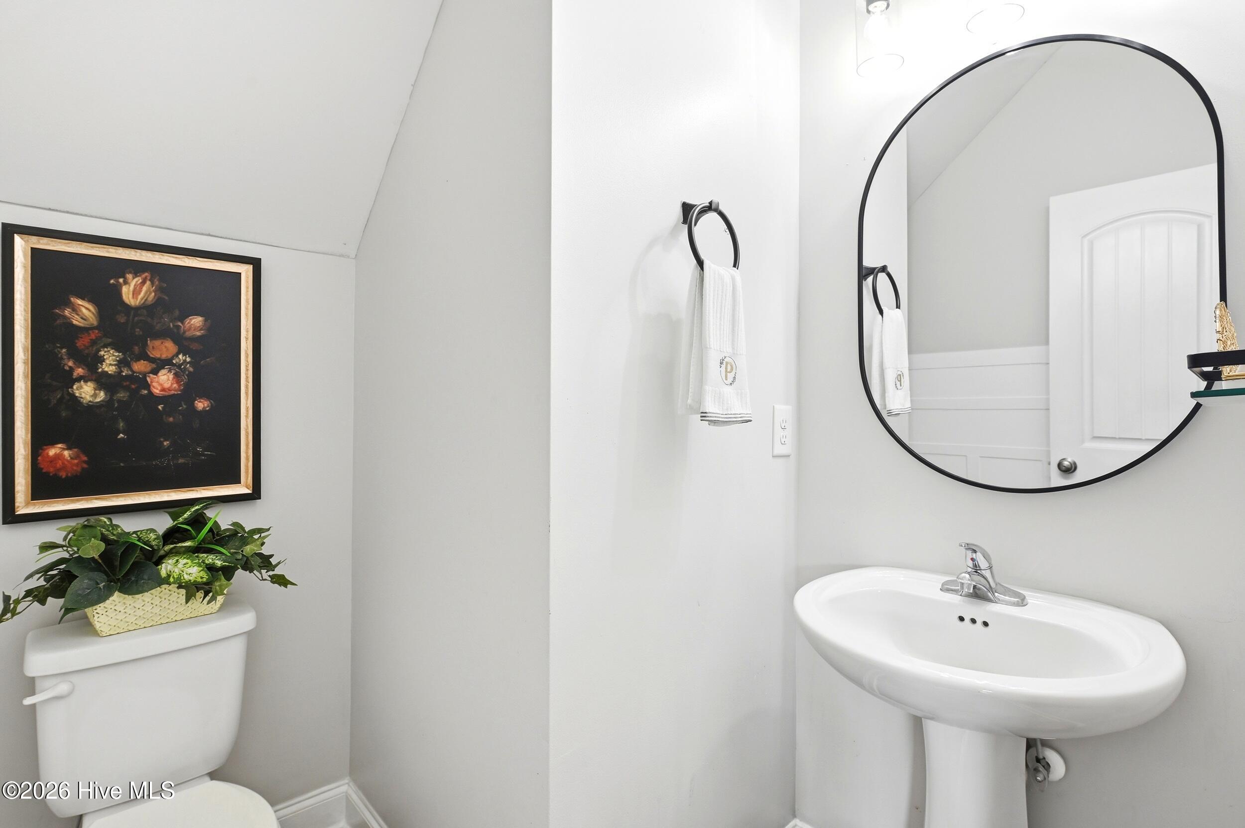 100587429 | Photo 15