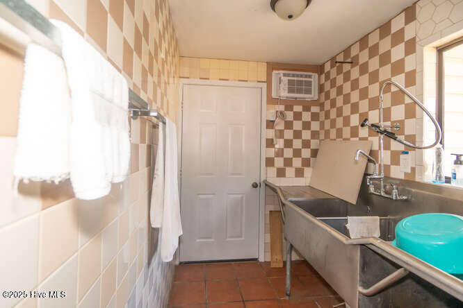 100528759 | Photo 47