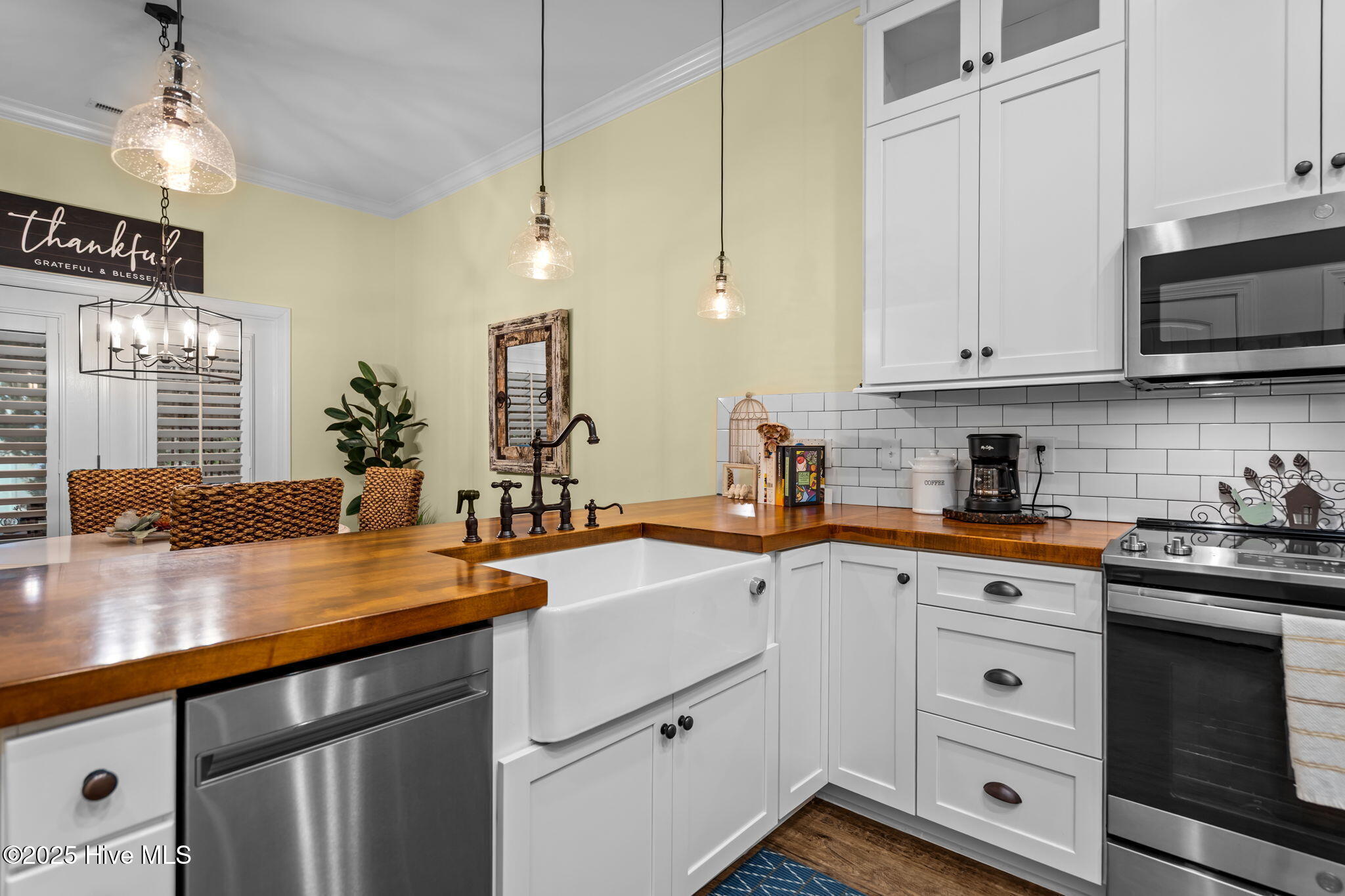 100524220 | Photo 22