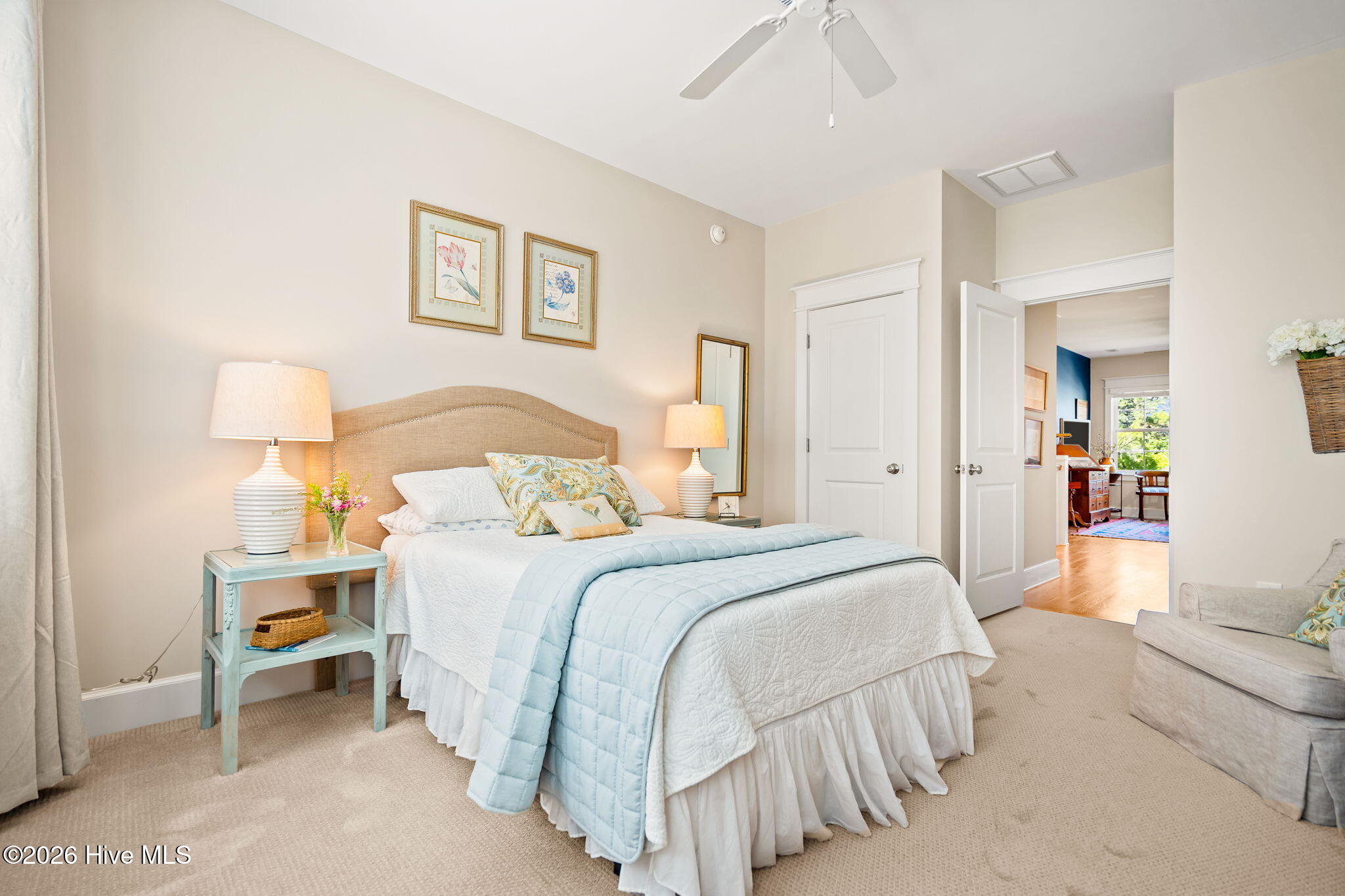 100567886 | Photo 54