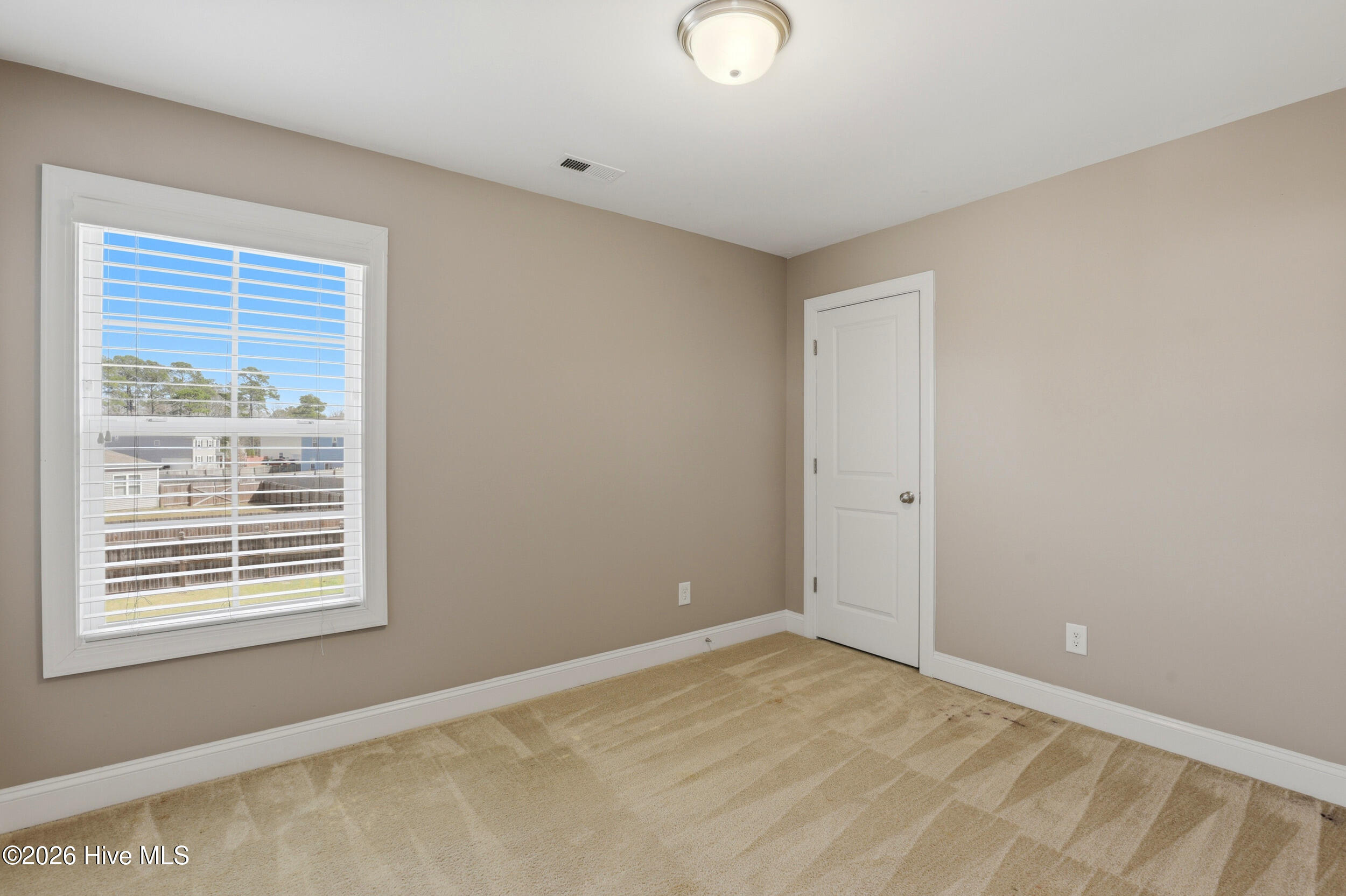 100561174 | Photo 34