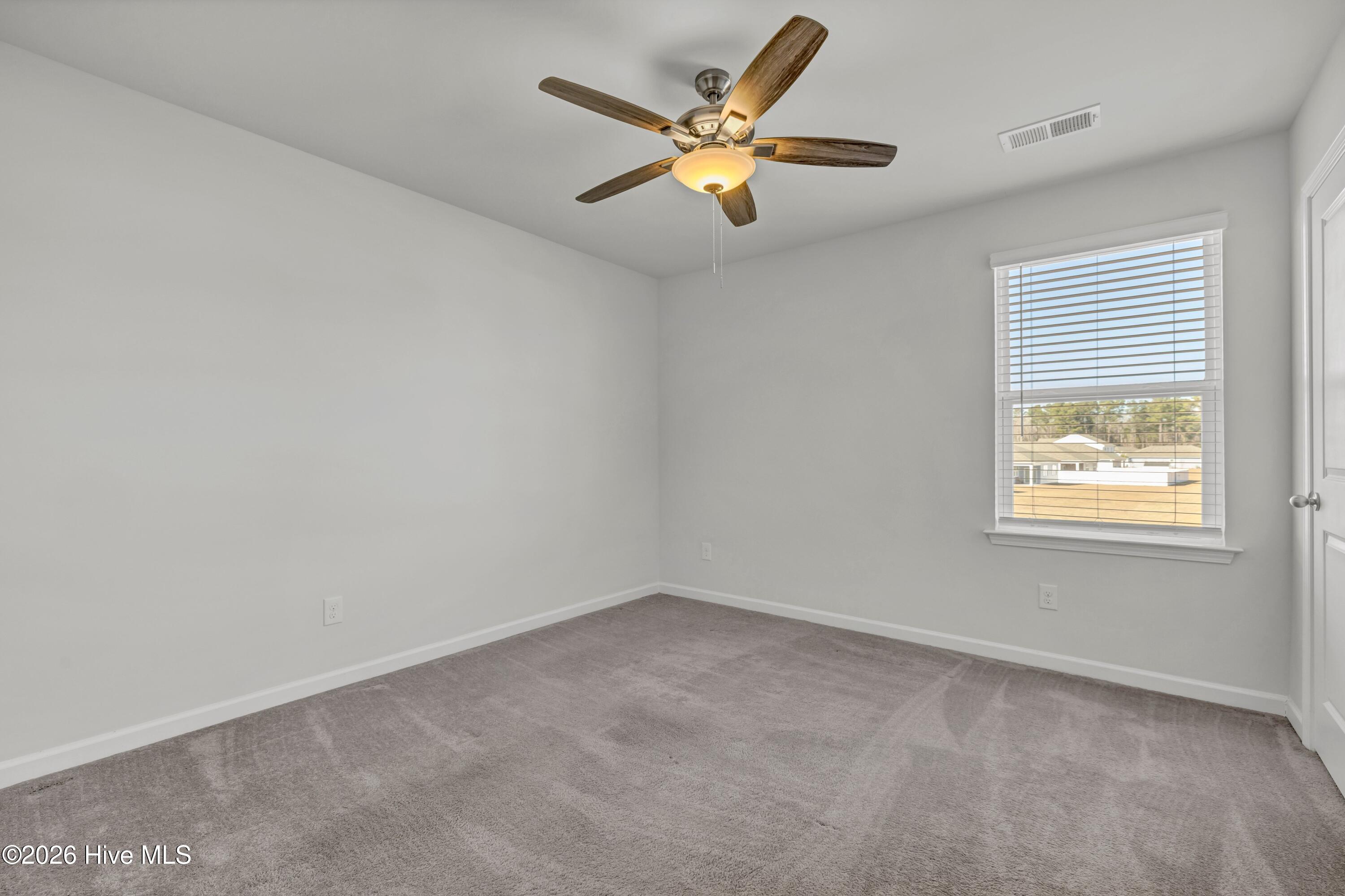 100549338 | Photo 28