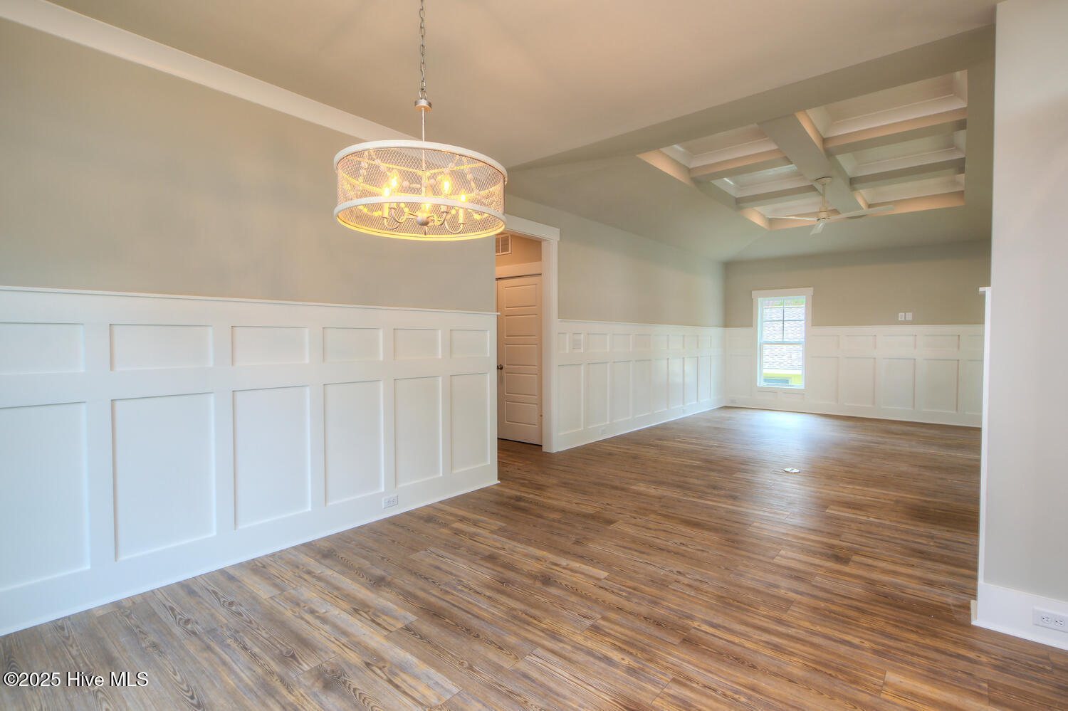 100502884 | Photo 43