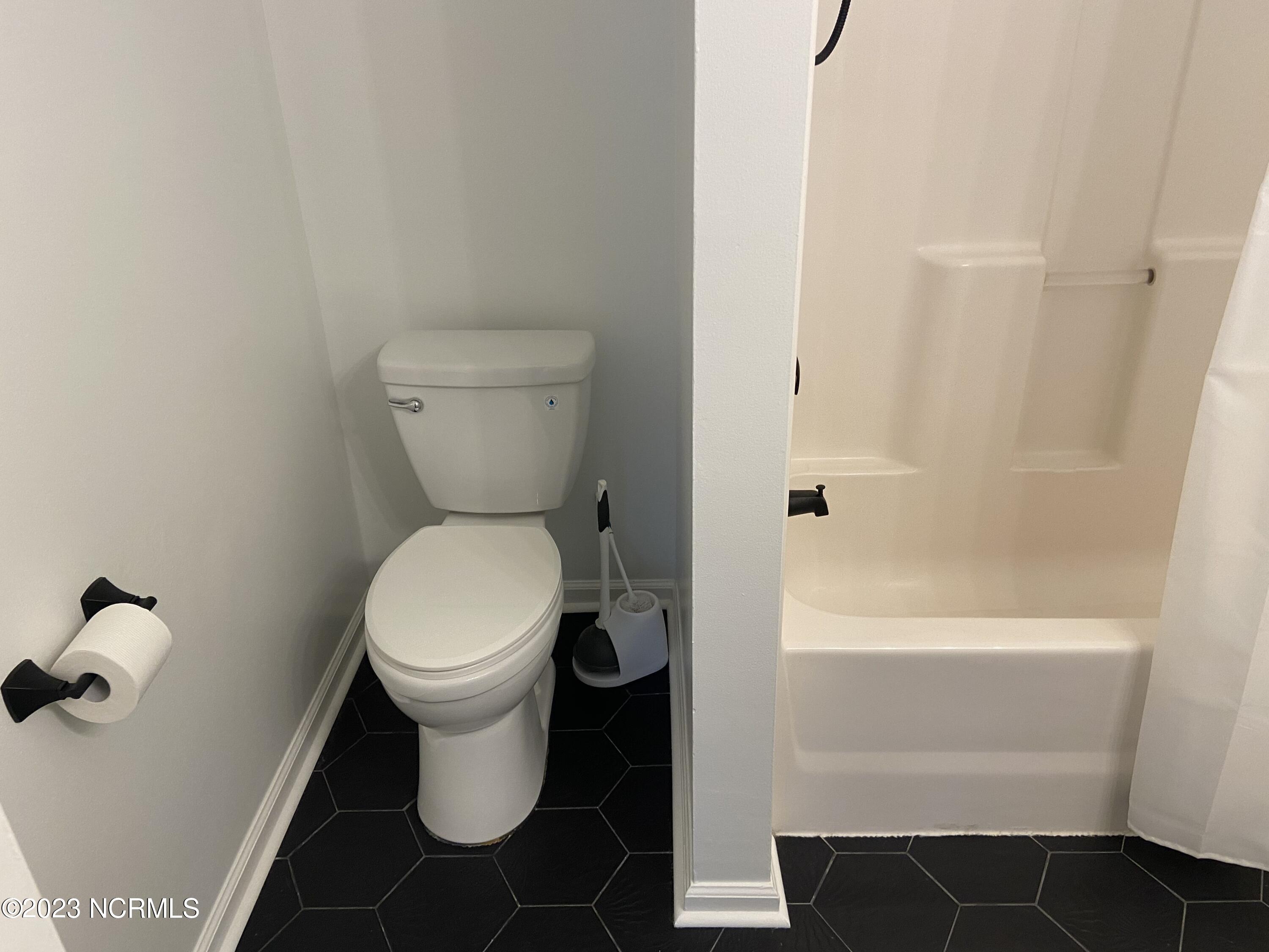 100533323 | Photo 13