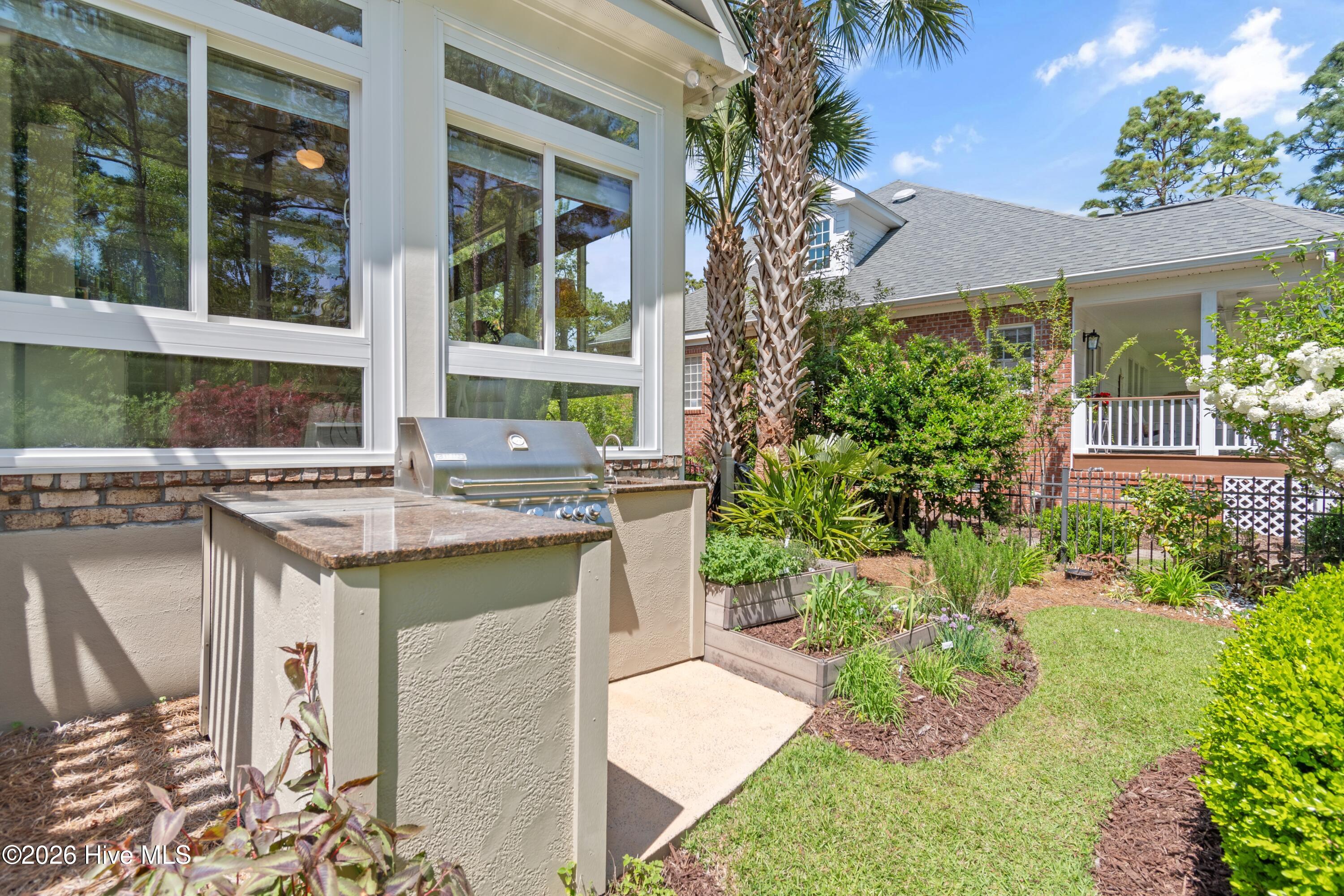 100567309 | Photo 56