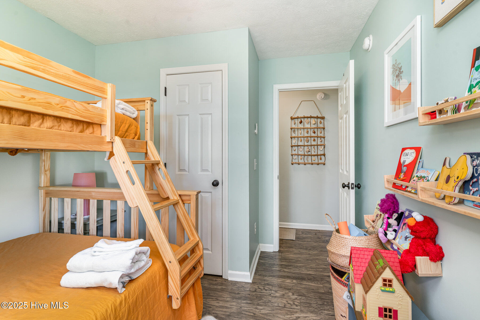 100497000 | Photo 21