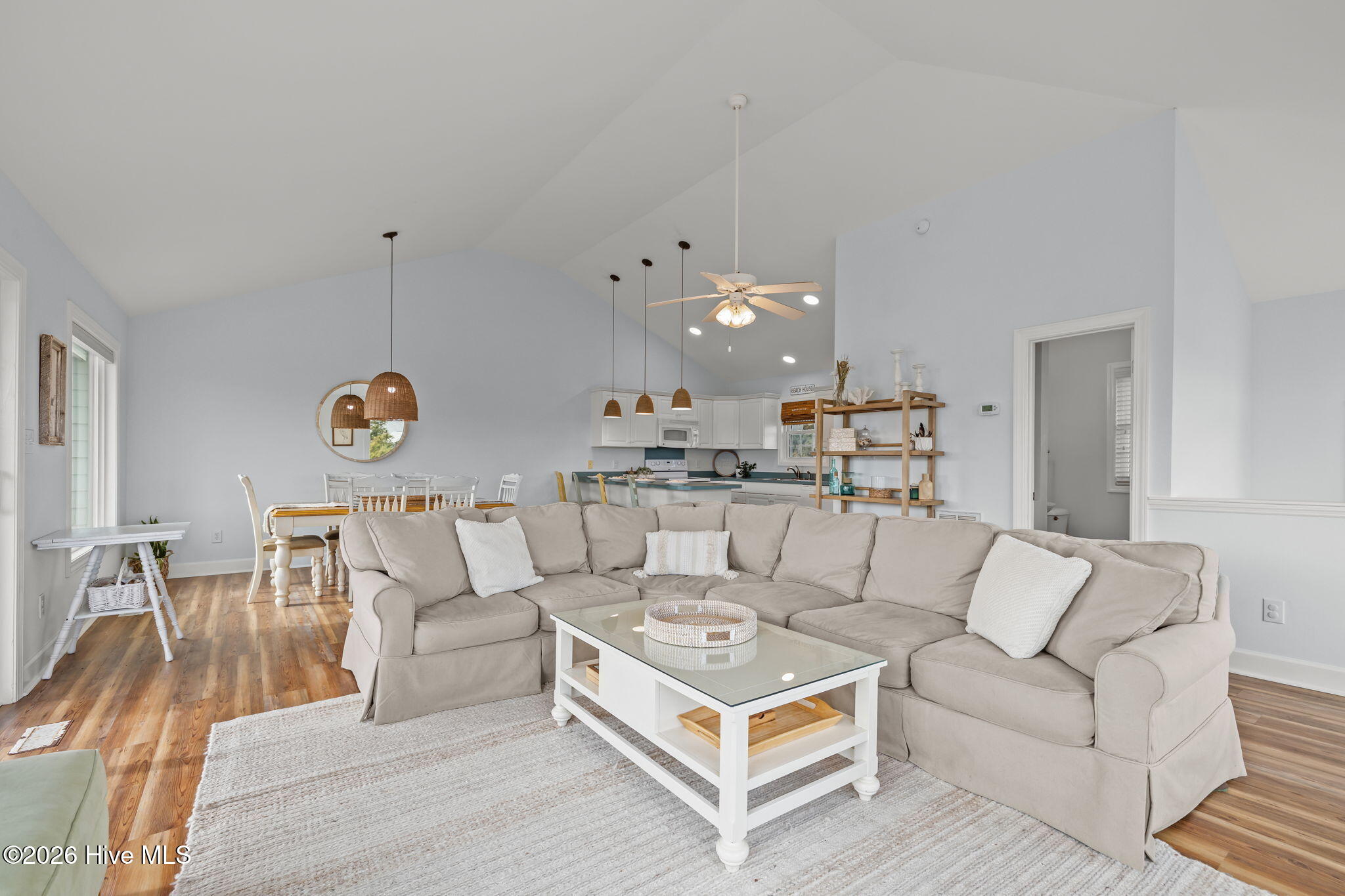 100547357 | Photo 20