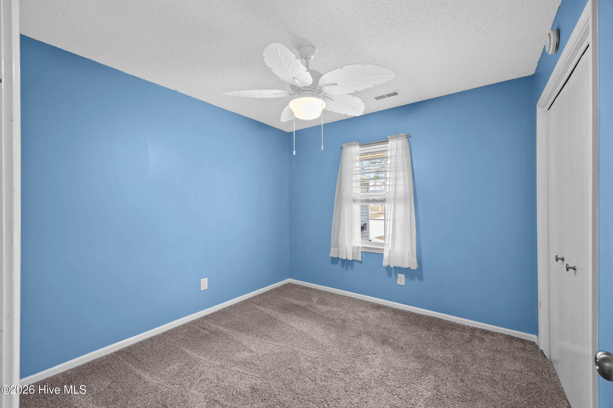 100547935 | Photo 18