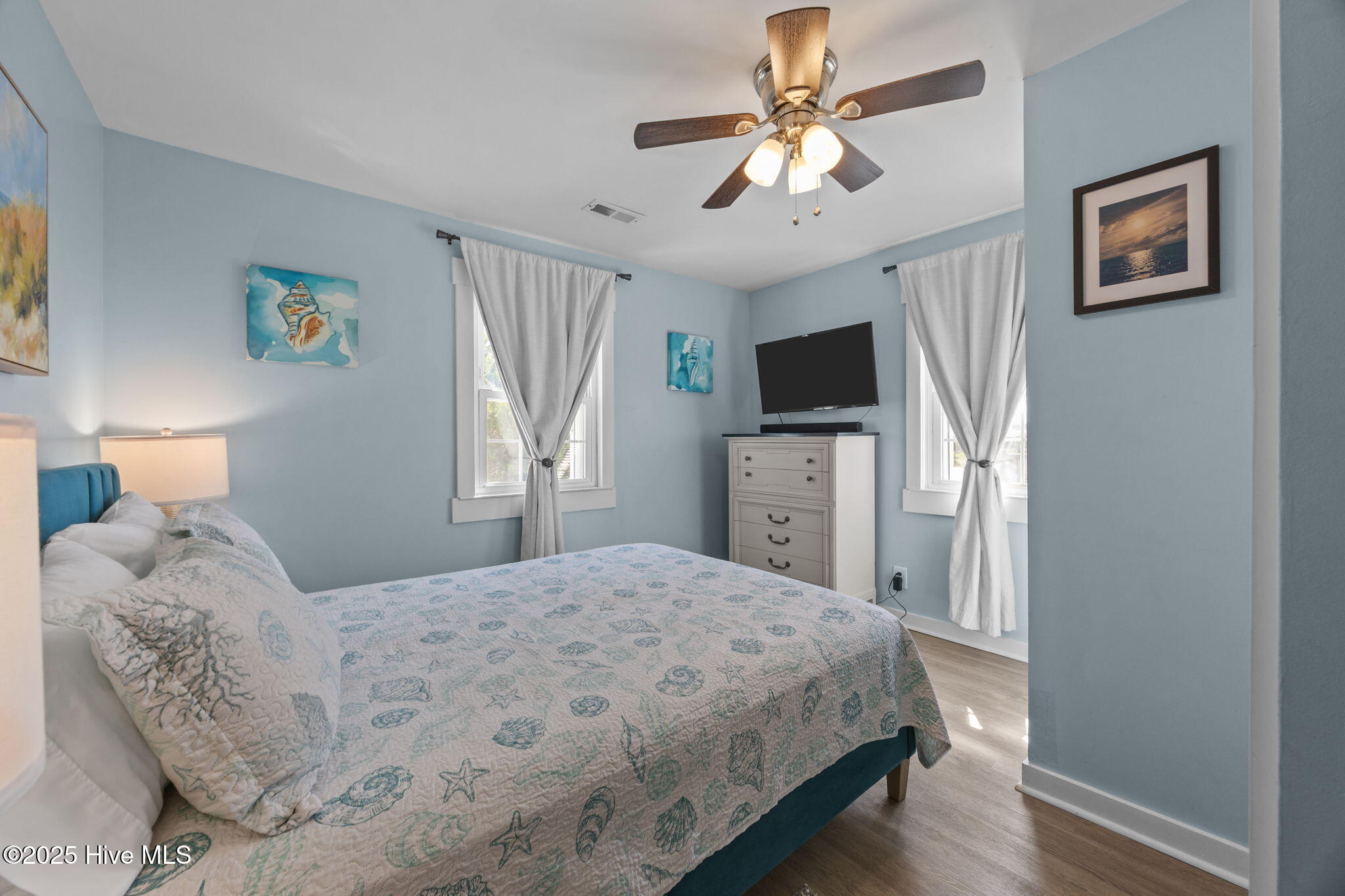 100532848 | Photo 24