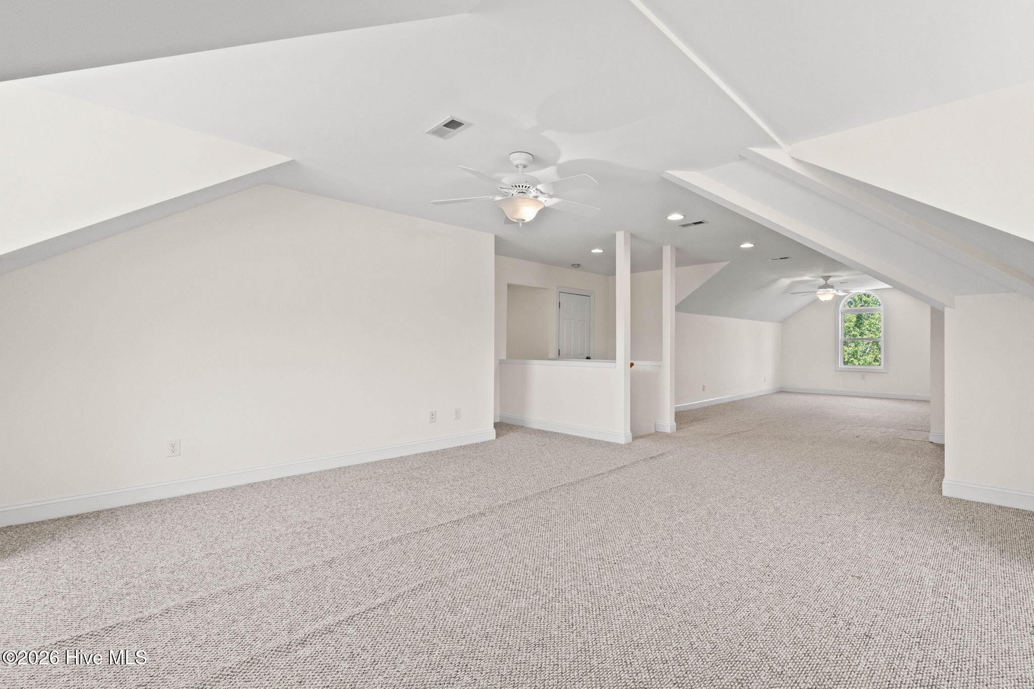 100567537 | Photo 54