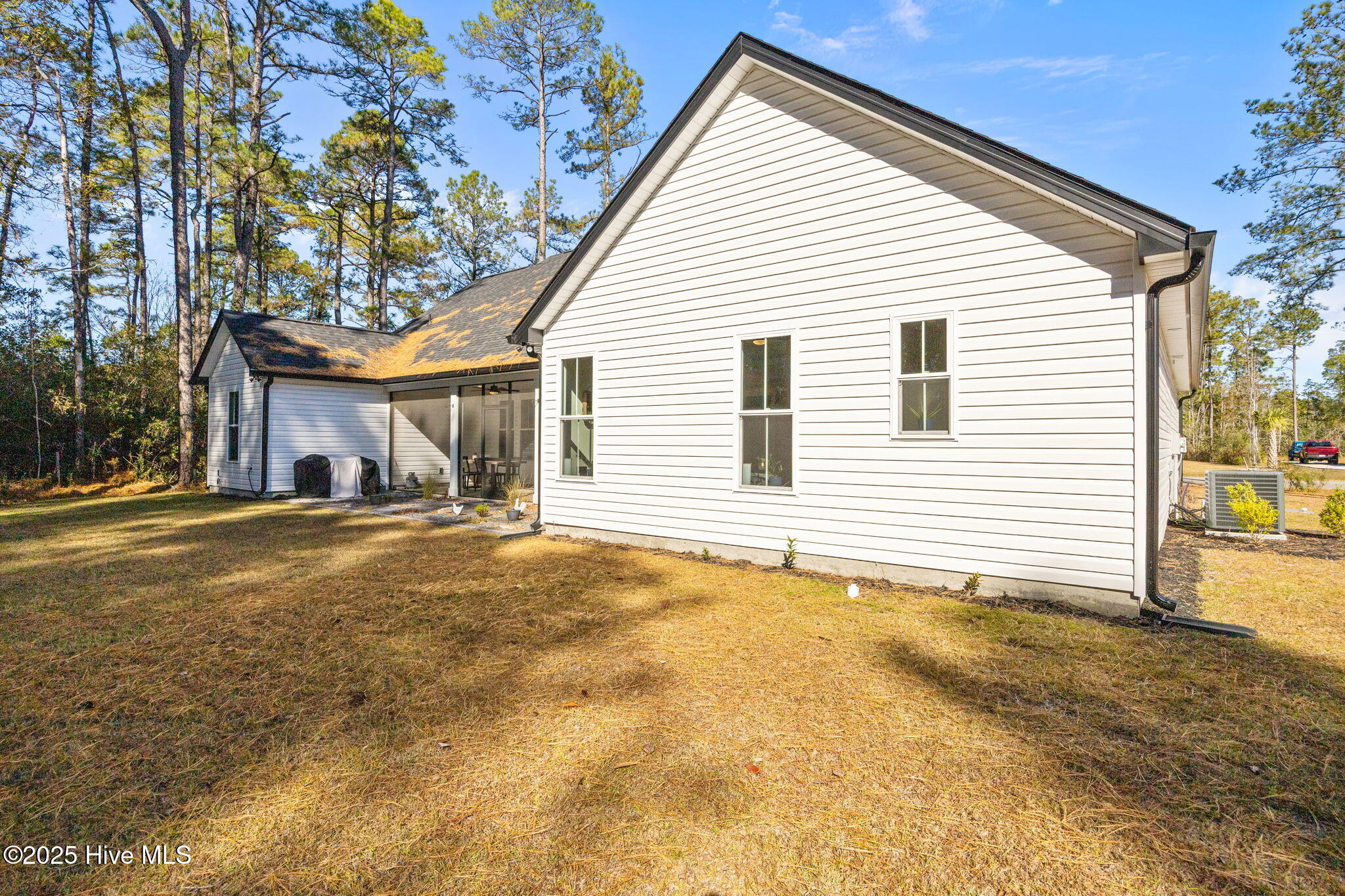 100543028 | Photo 32