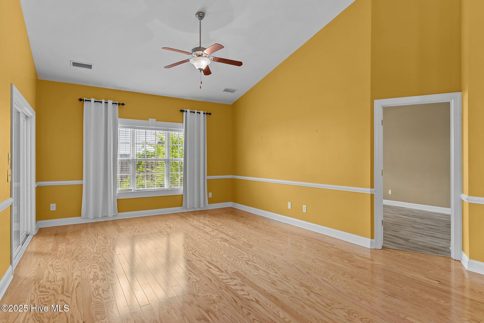 100513214 | Photo 21