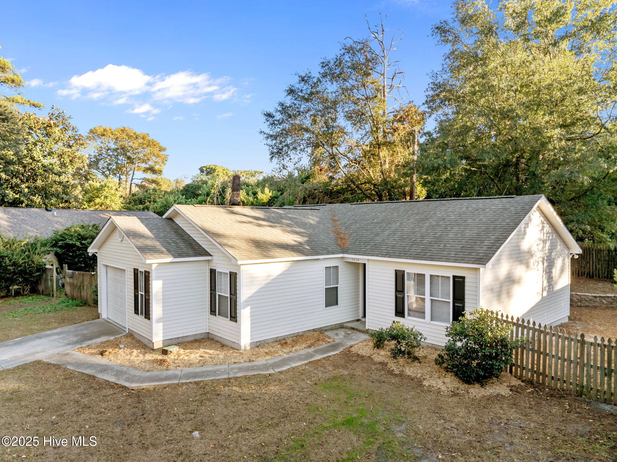 5034 Heide Drive, Wilmington, NC 28403 – photo 8: 9-web-or-mls-DJI_20251111143710_0684_D