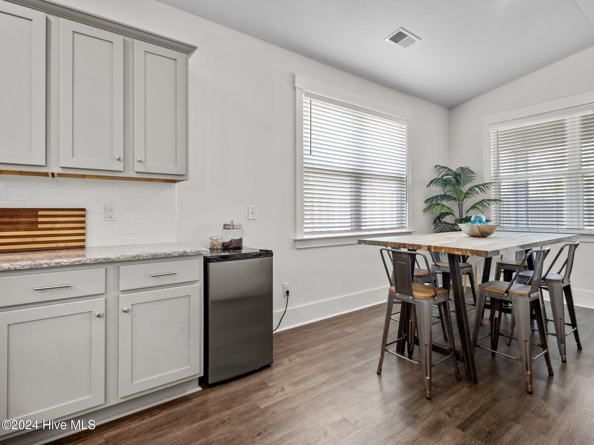 100562894 | Photo 26