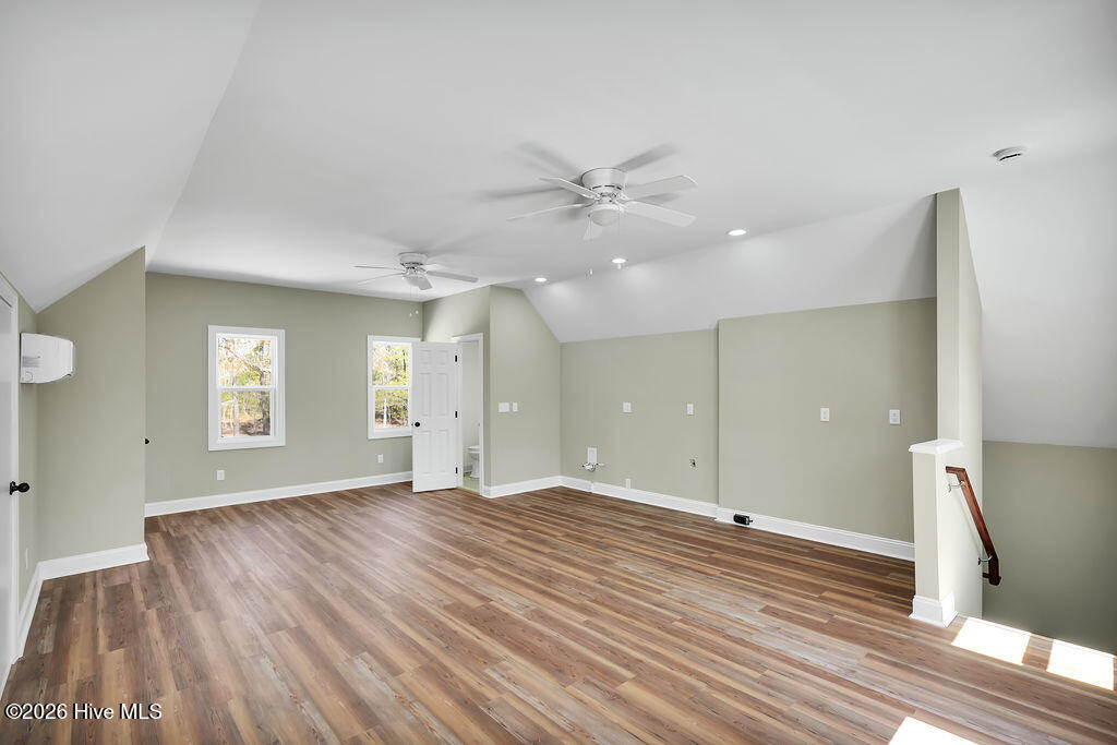 100529552 | Photo 38