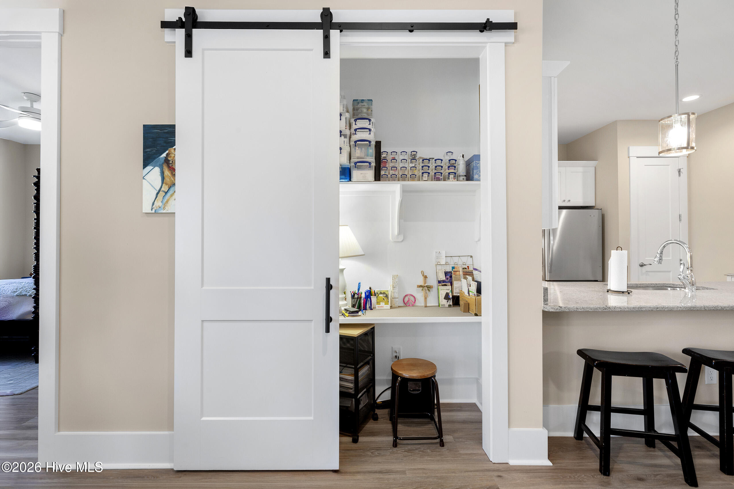 100561954 | Photo 14