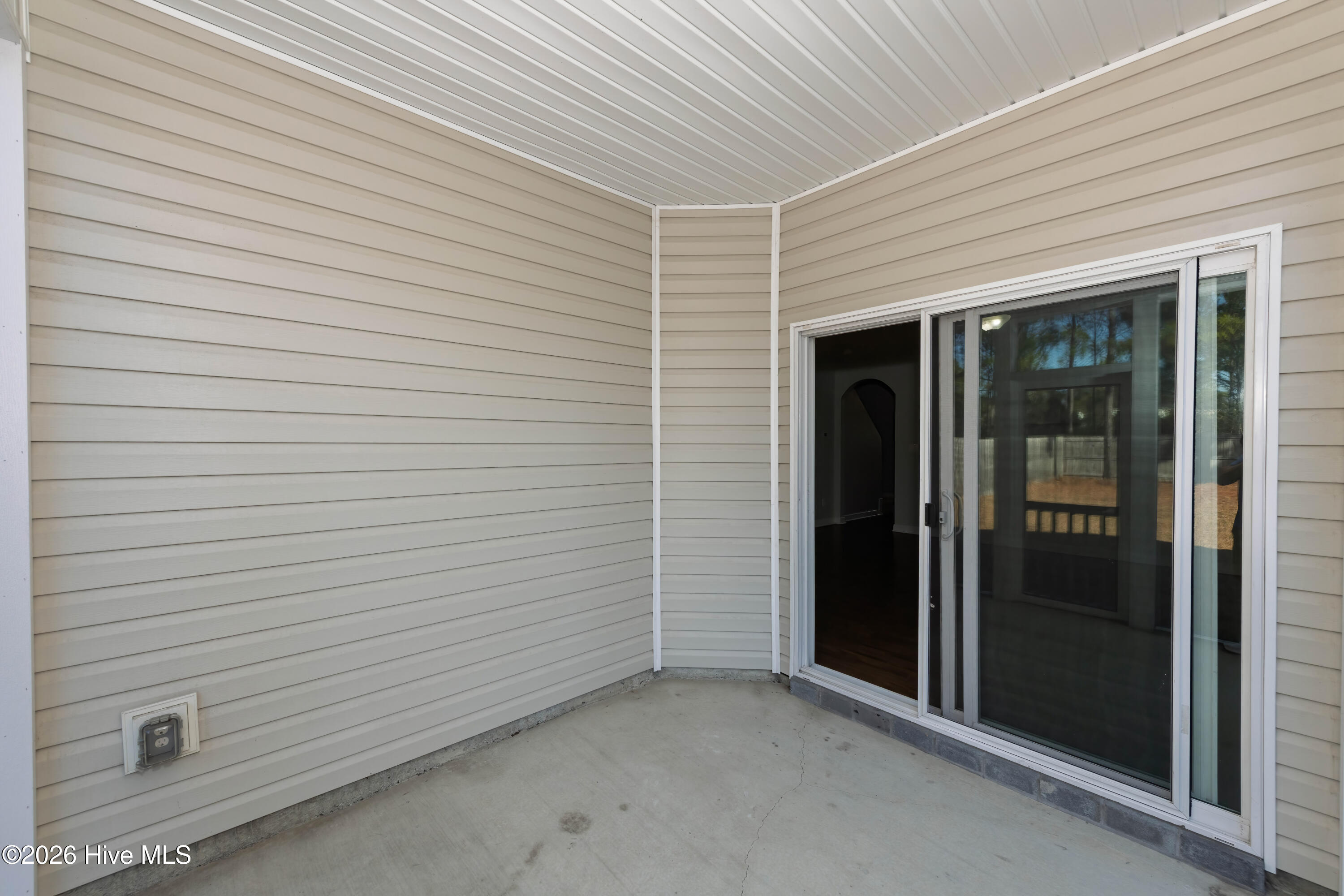 100567221 | Photo 47