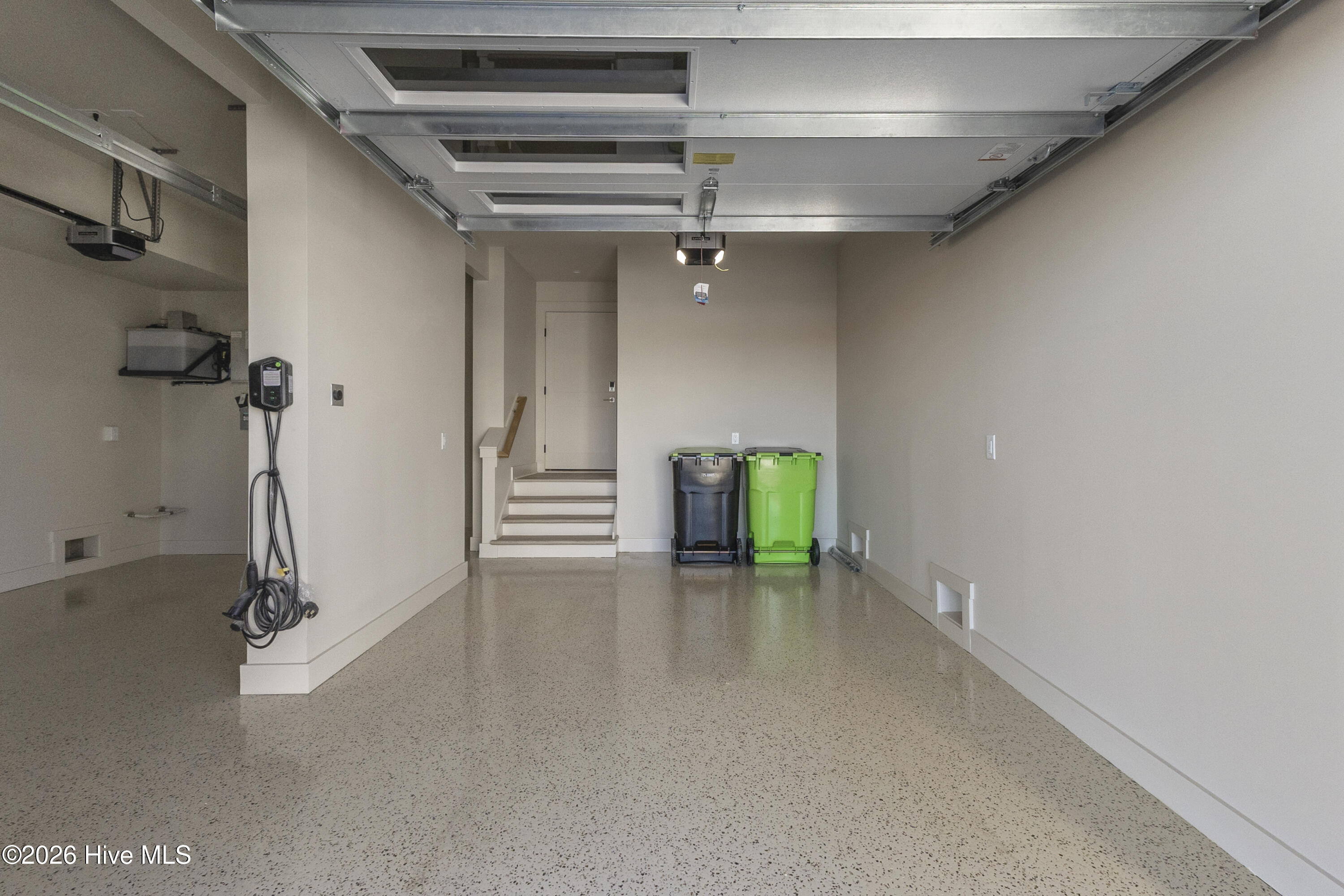 100551953 | Photo 94