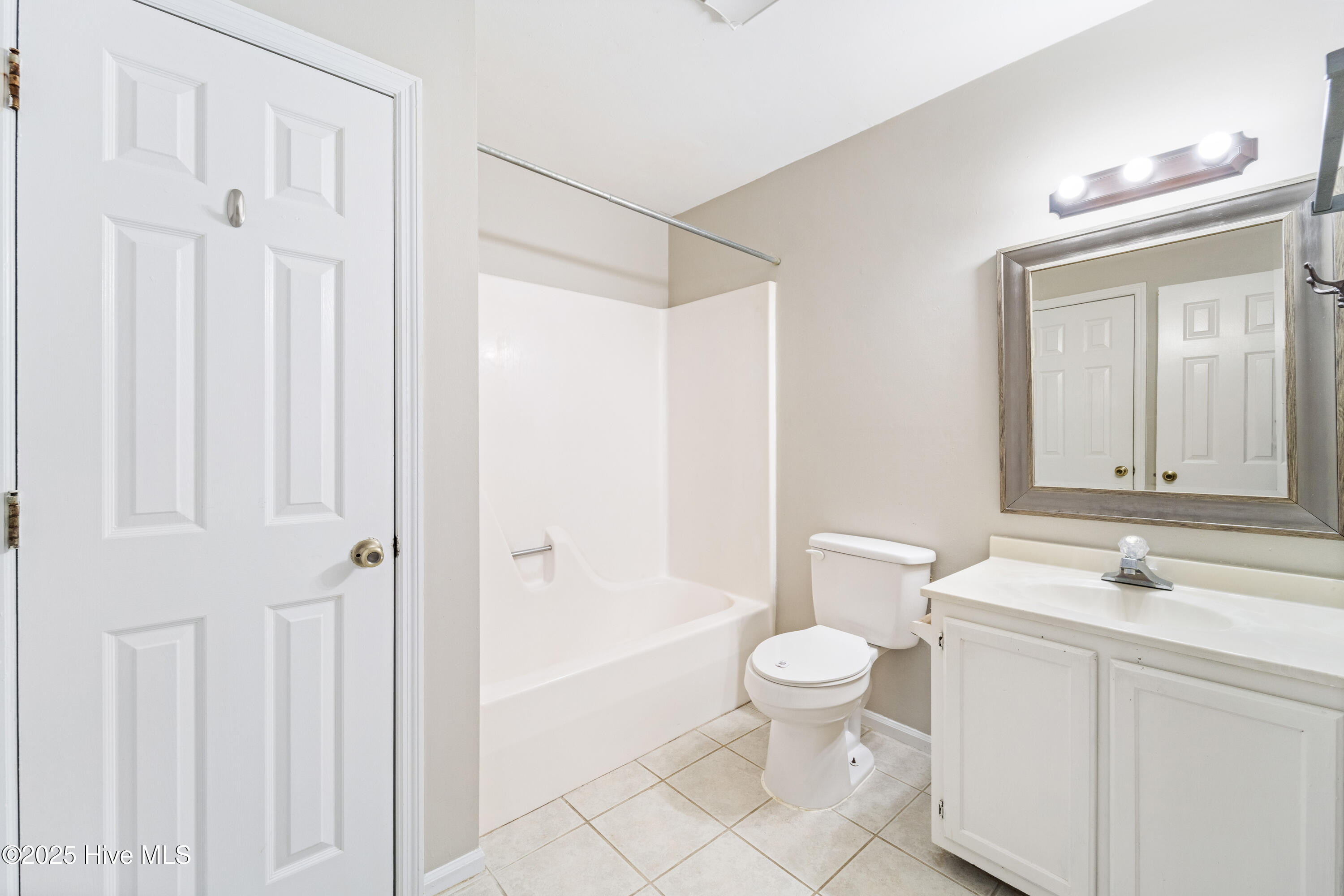 100555613 | Photo 11