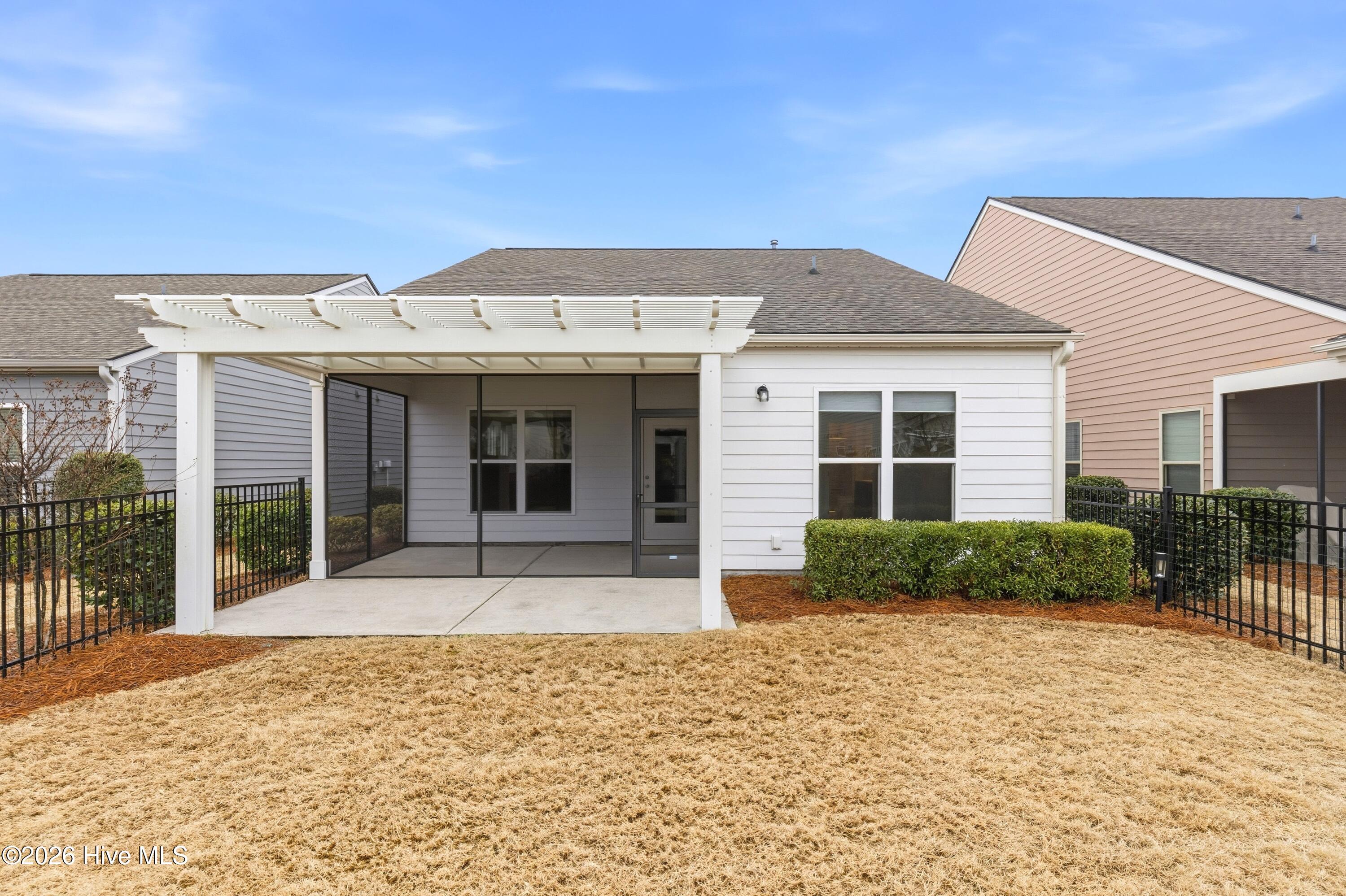 100553479 | Photo 34