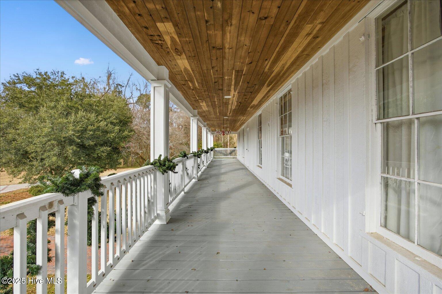 100545633 | Photo 60