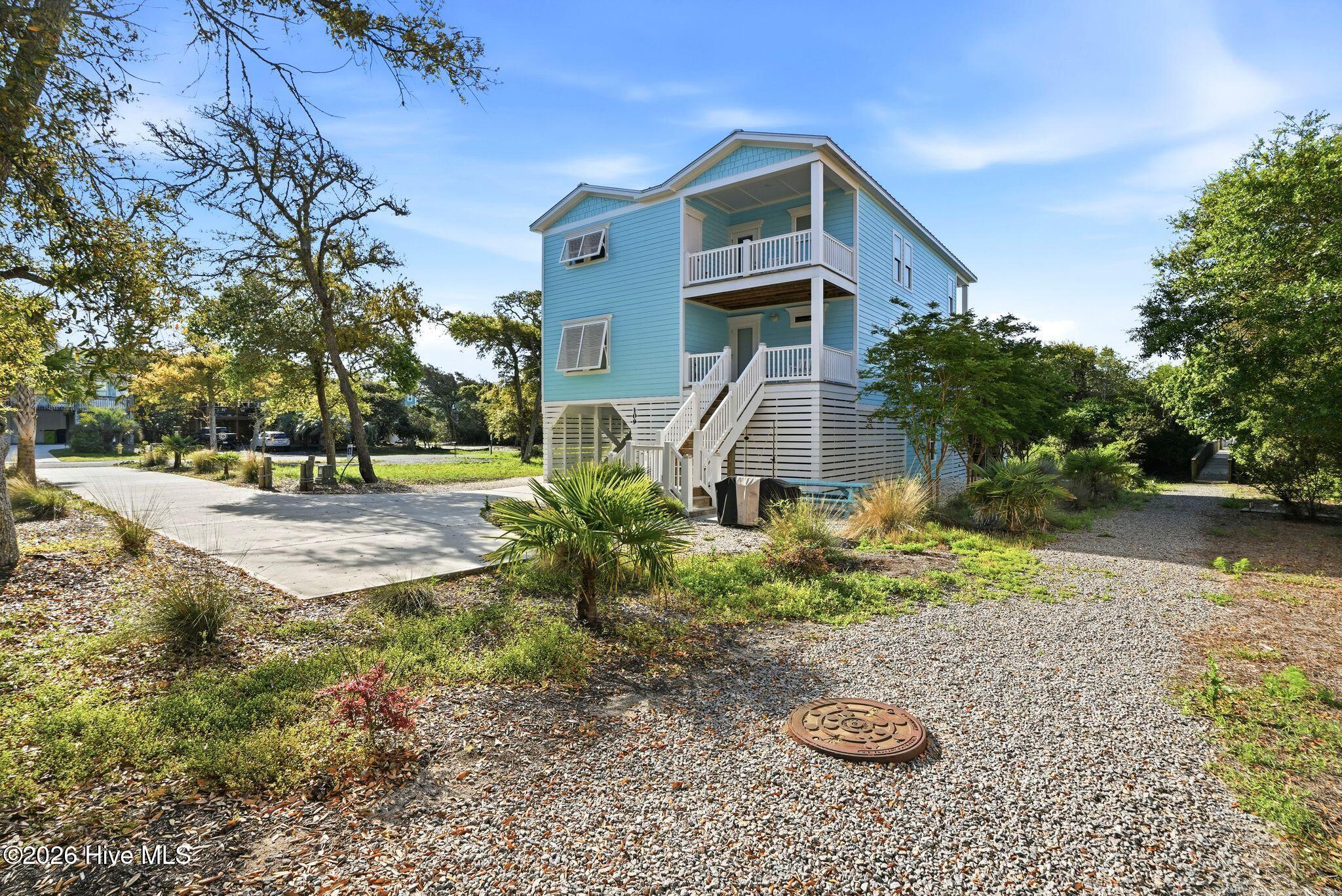 100565841 | Photo 19