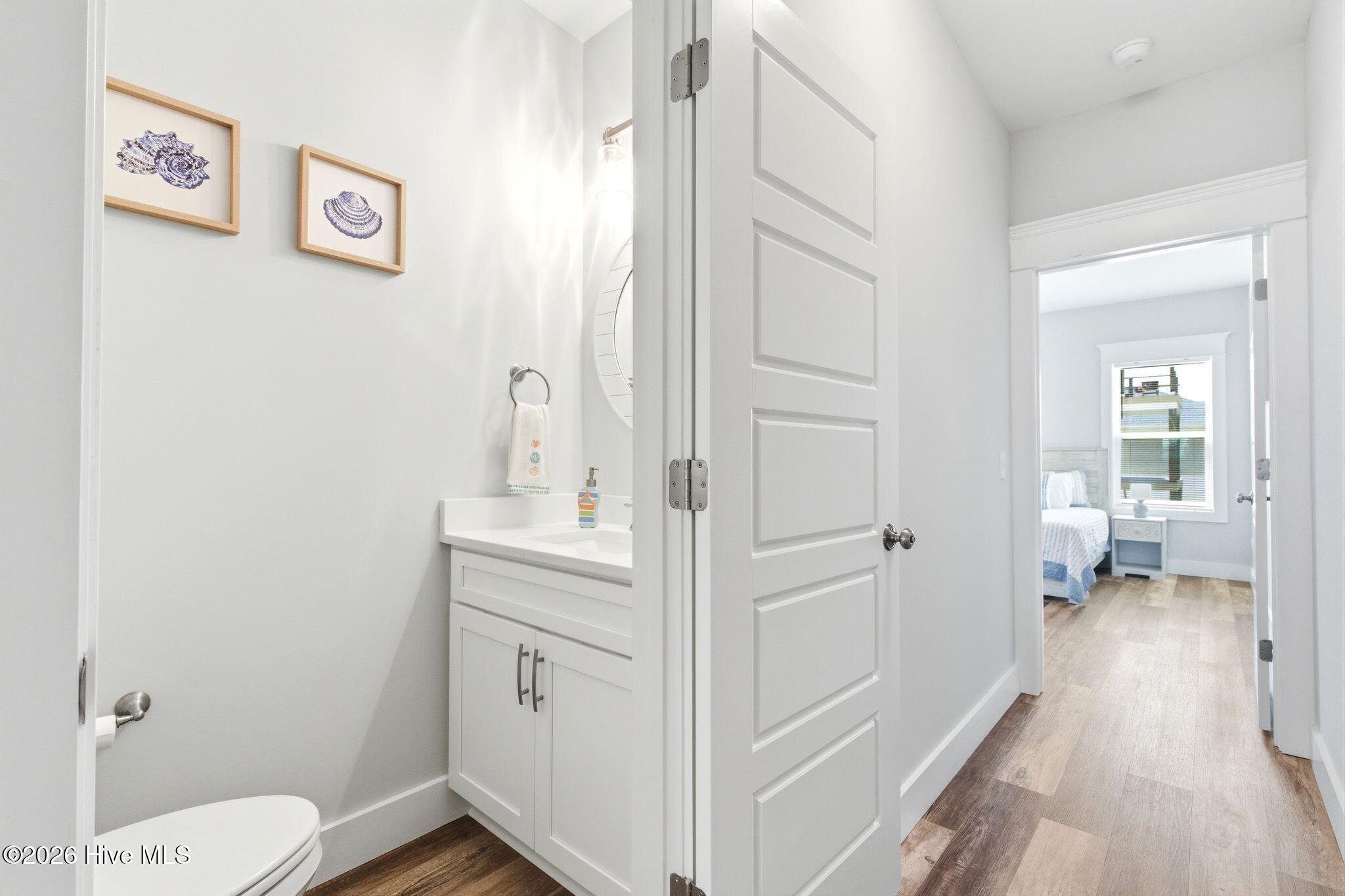 100570659 | Photo 21