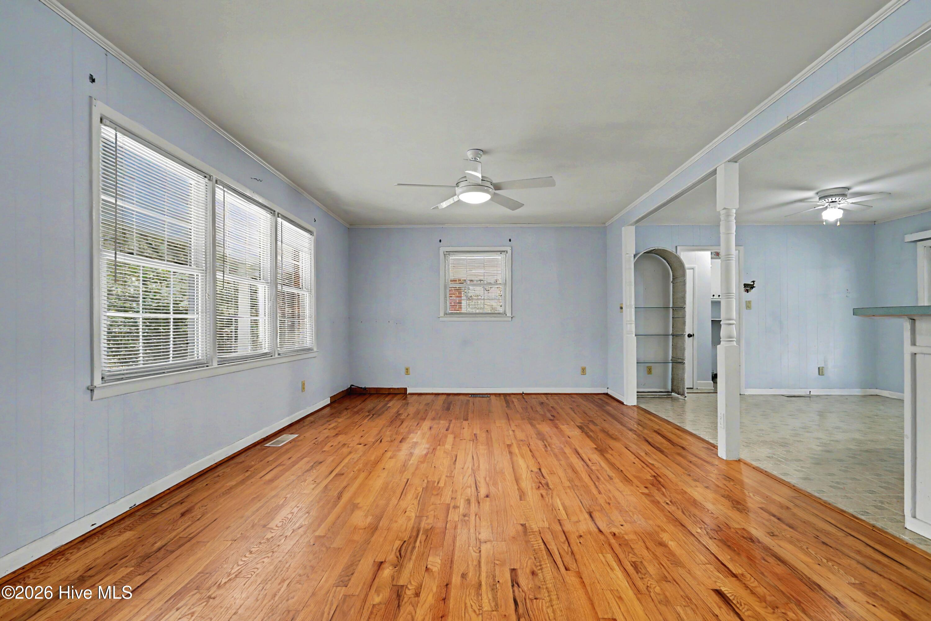 100561205 | Photo 14