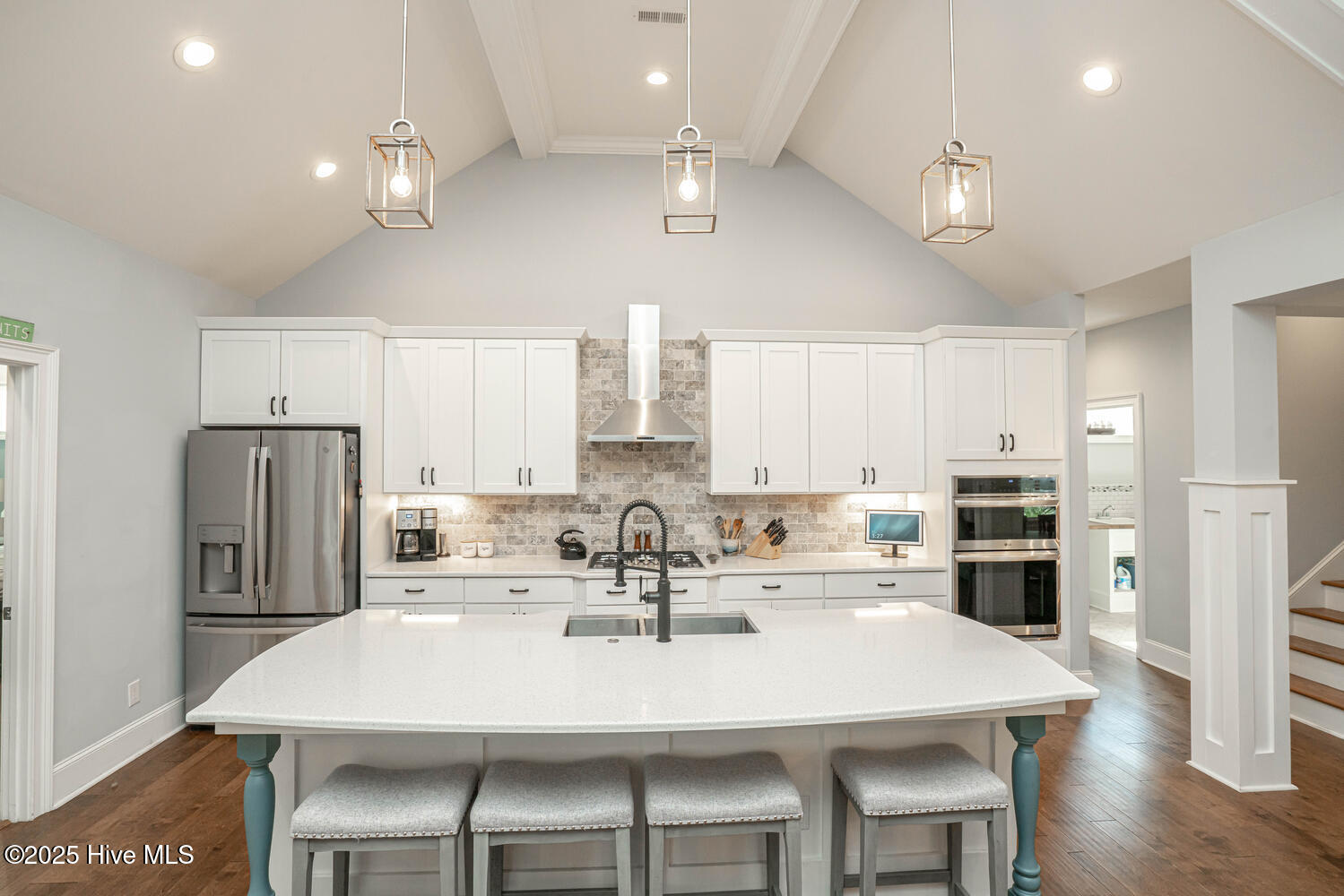 100558918 | Photo 16