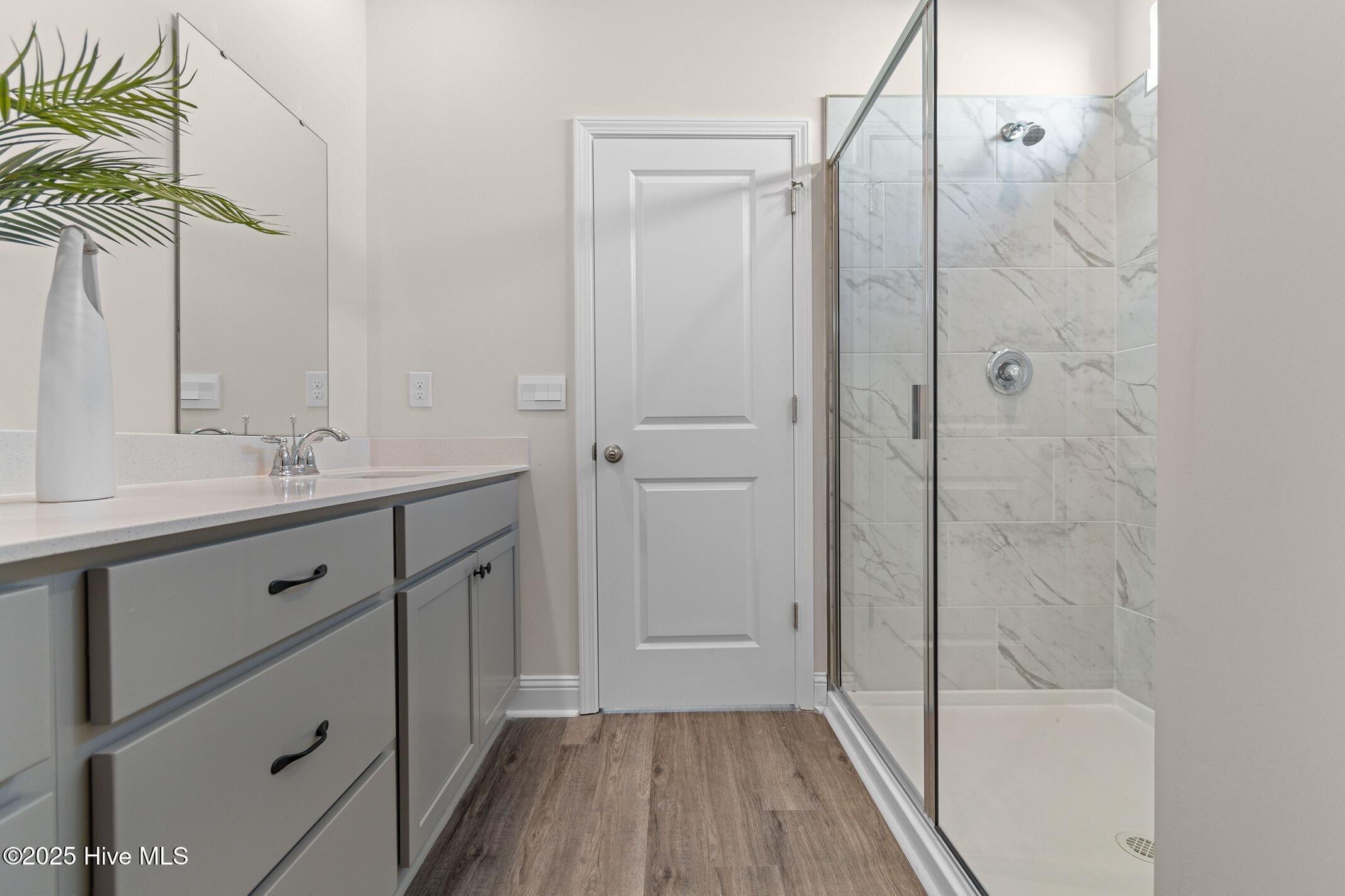 100555276 | Photo 22