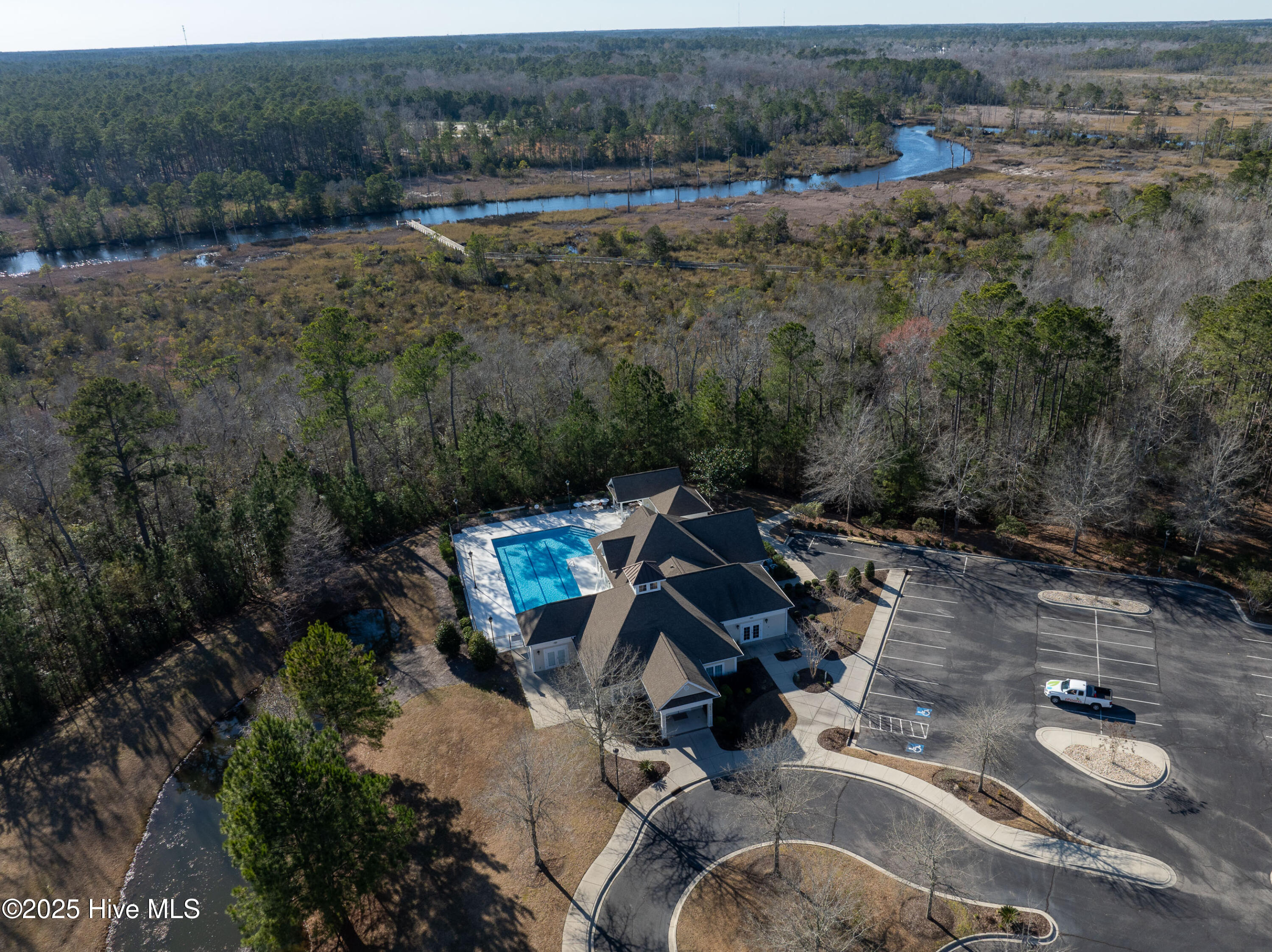 100536128 | Photo 38