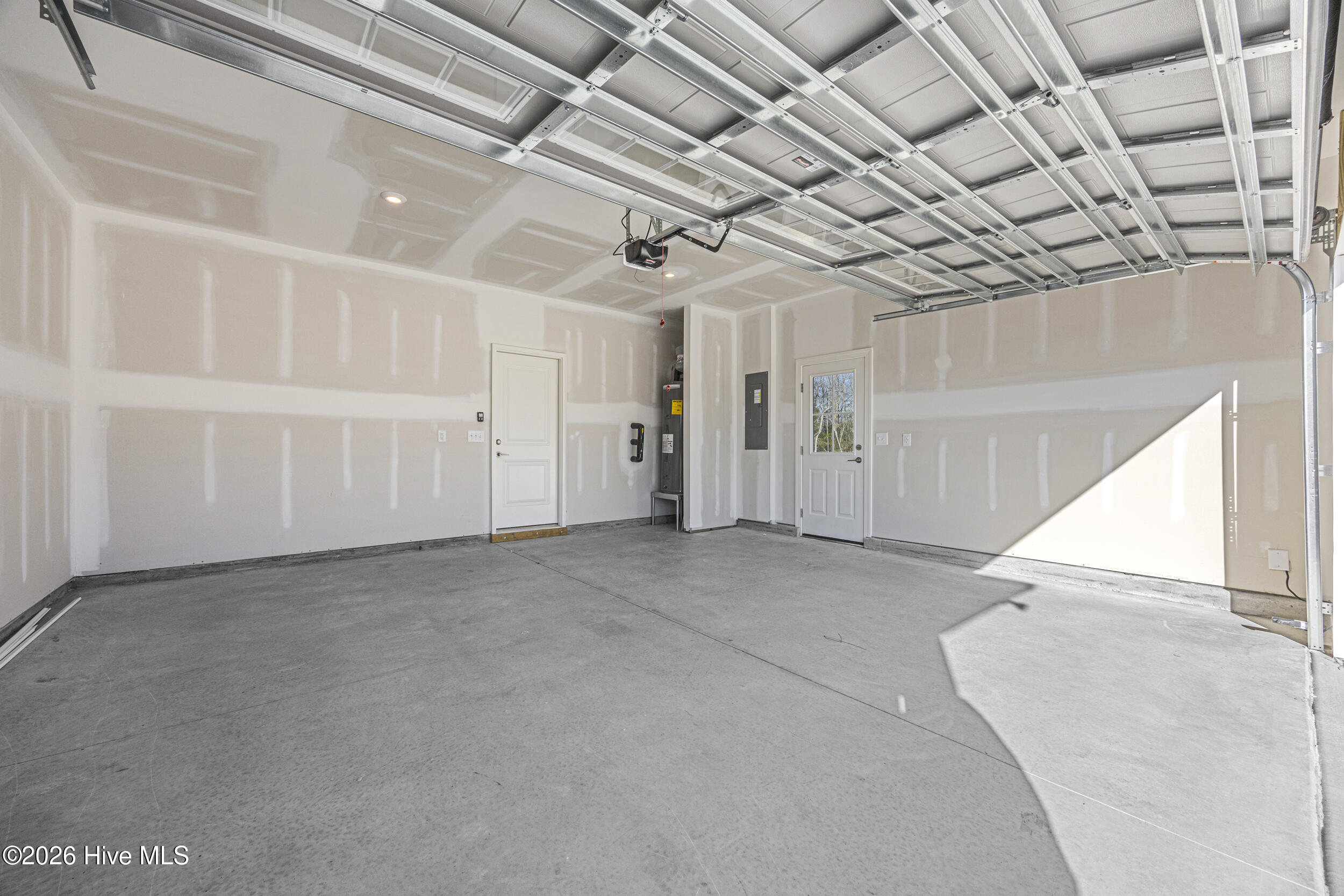 100556976 | Photo 49