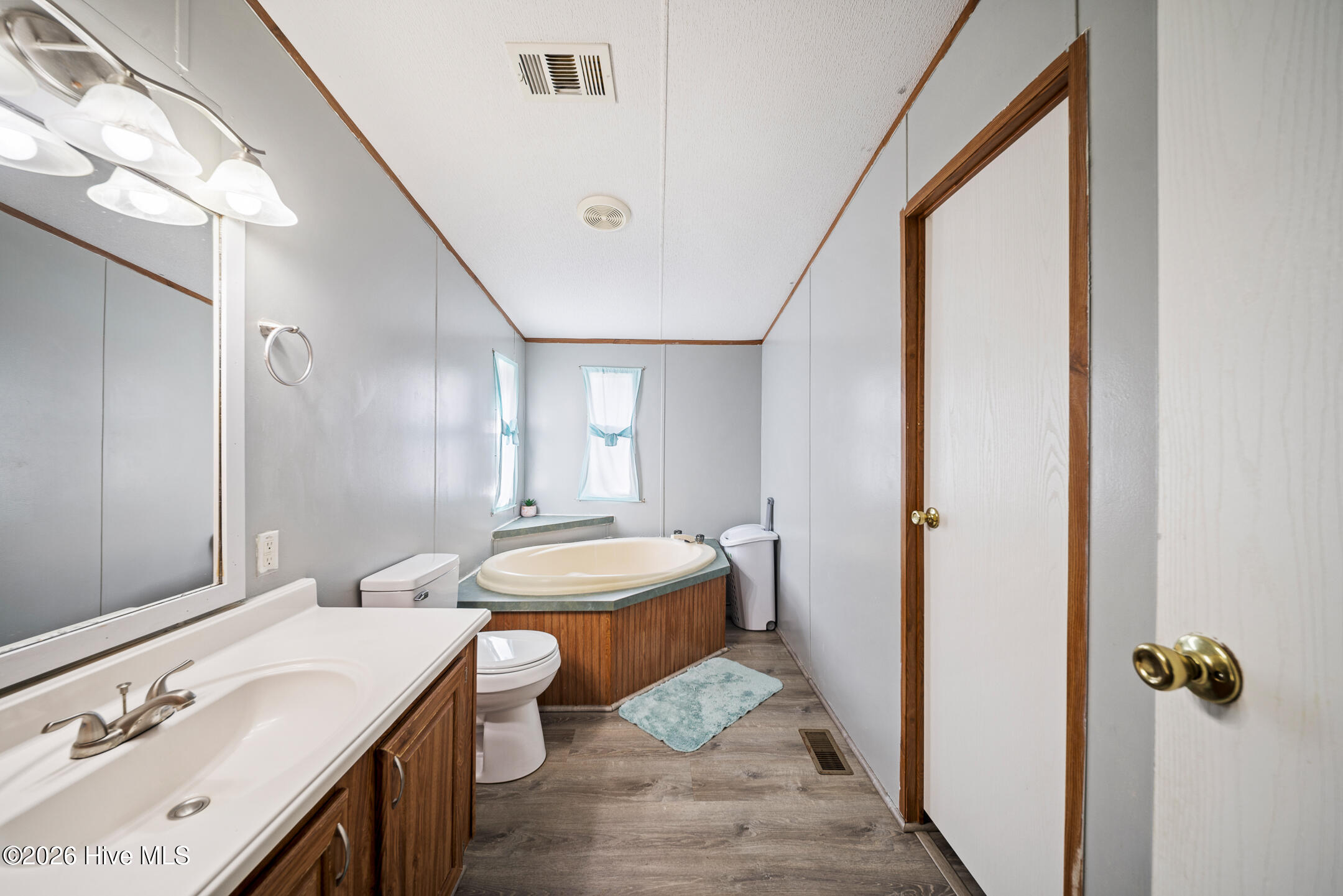 100561716 | Photo 21