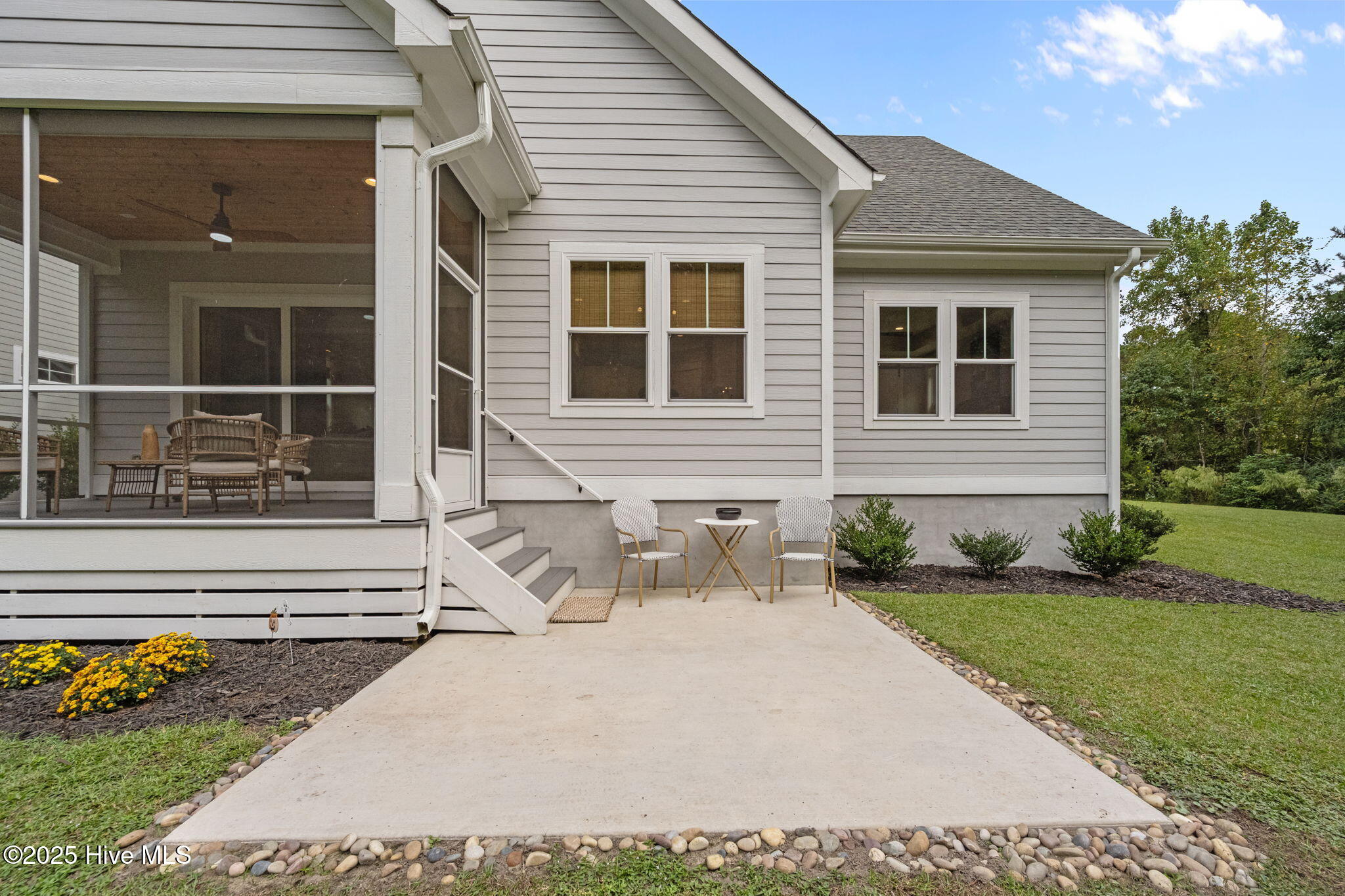 100535671 | Photo 40