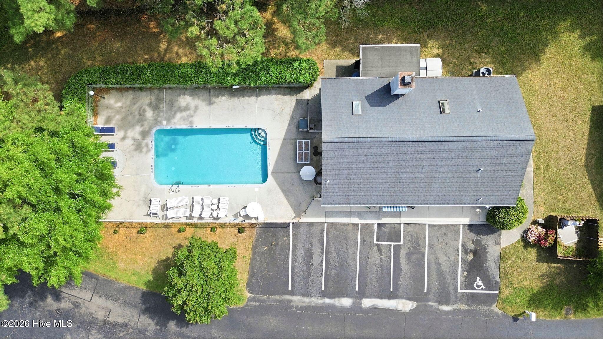 100567371 | Photo 71