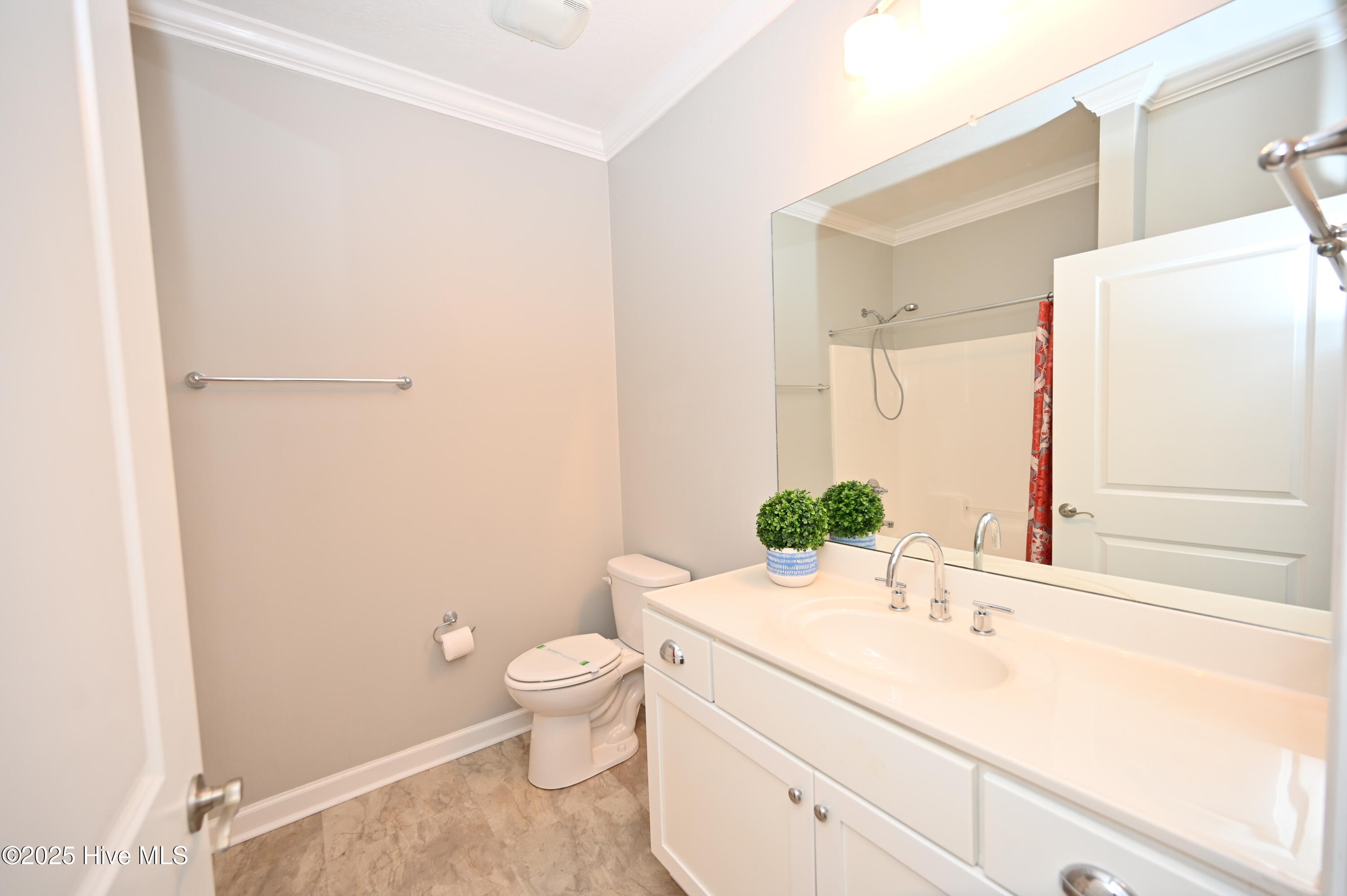 100547071 | Photo 22