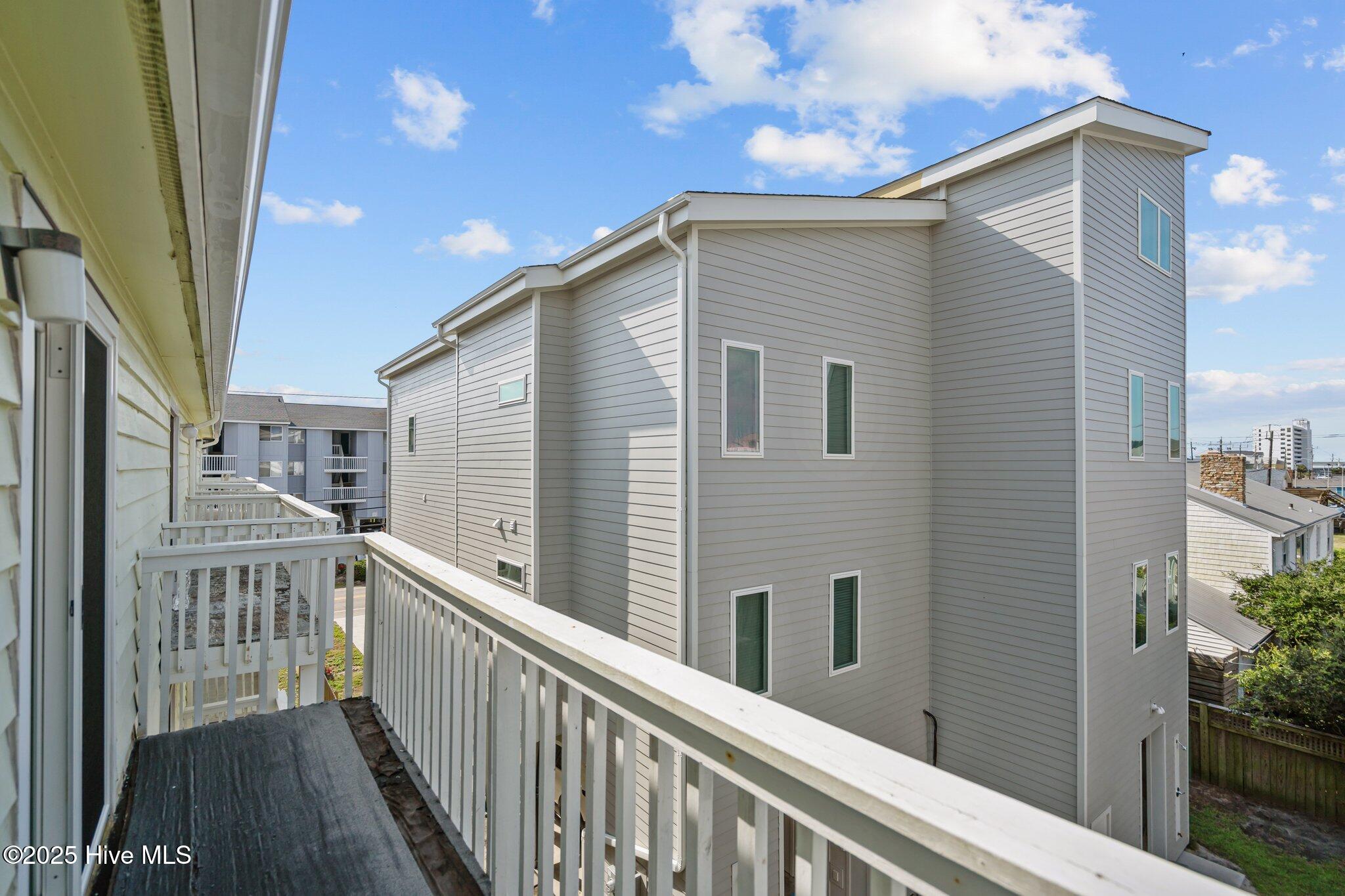 100554809 | Photo 45