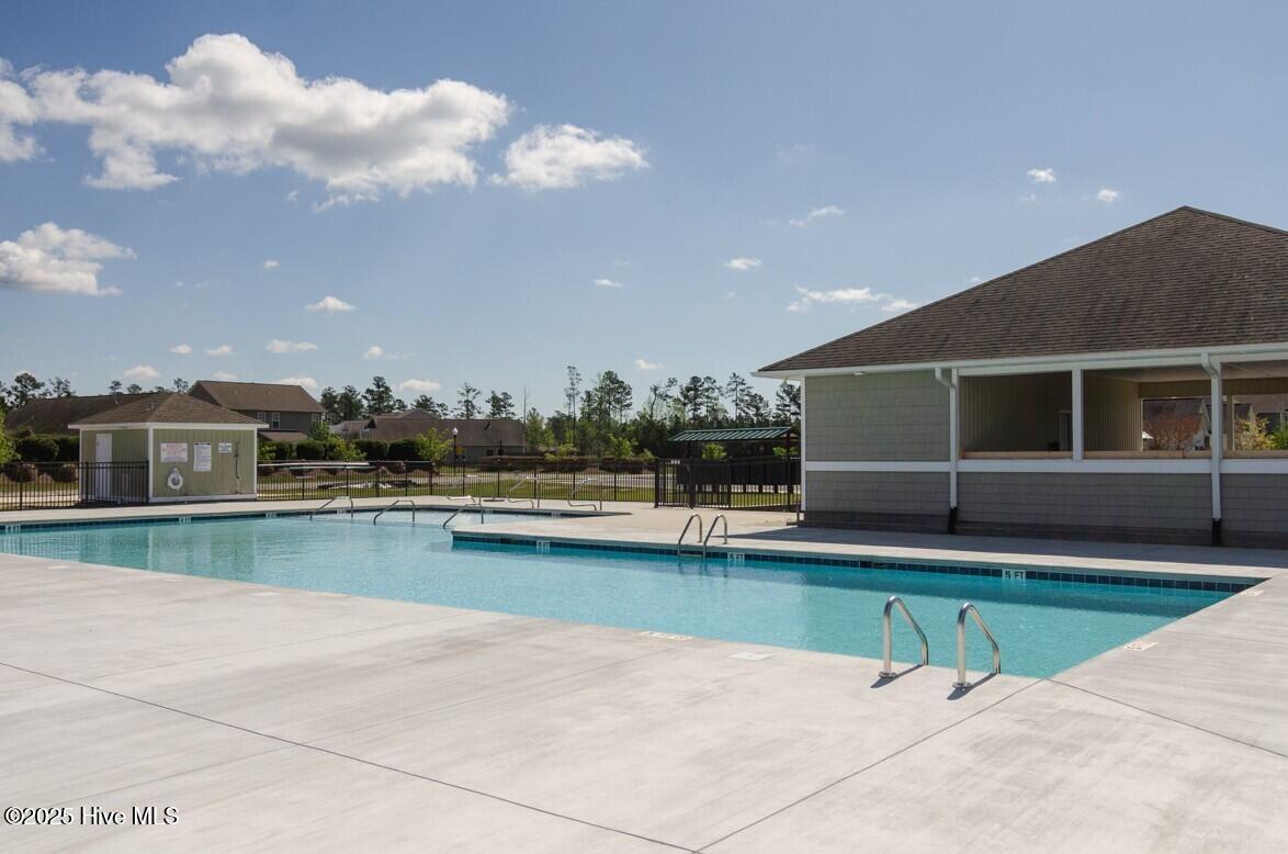 100560610 | Photo 31