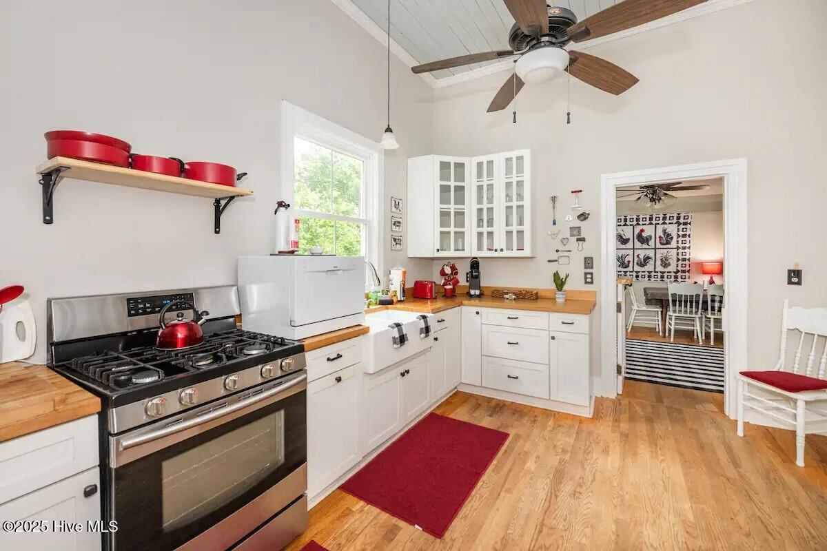 100545652 | Photo 11