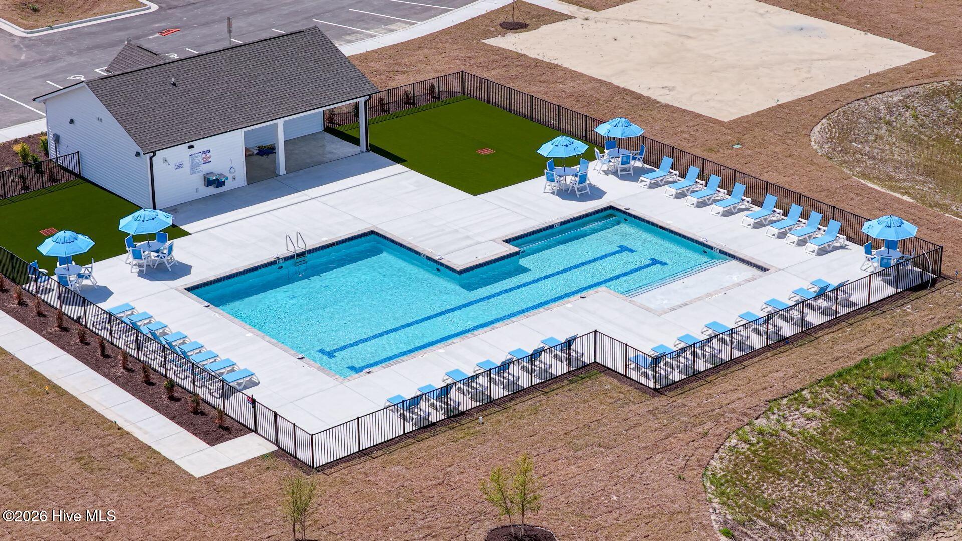 100565440 | Photo 28