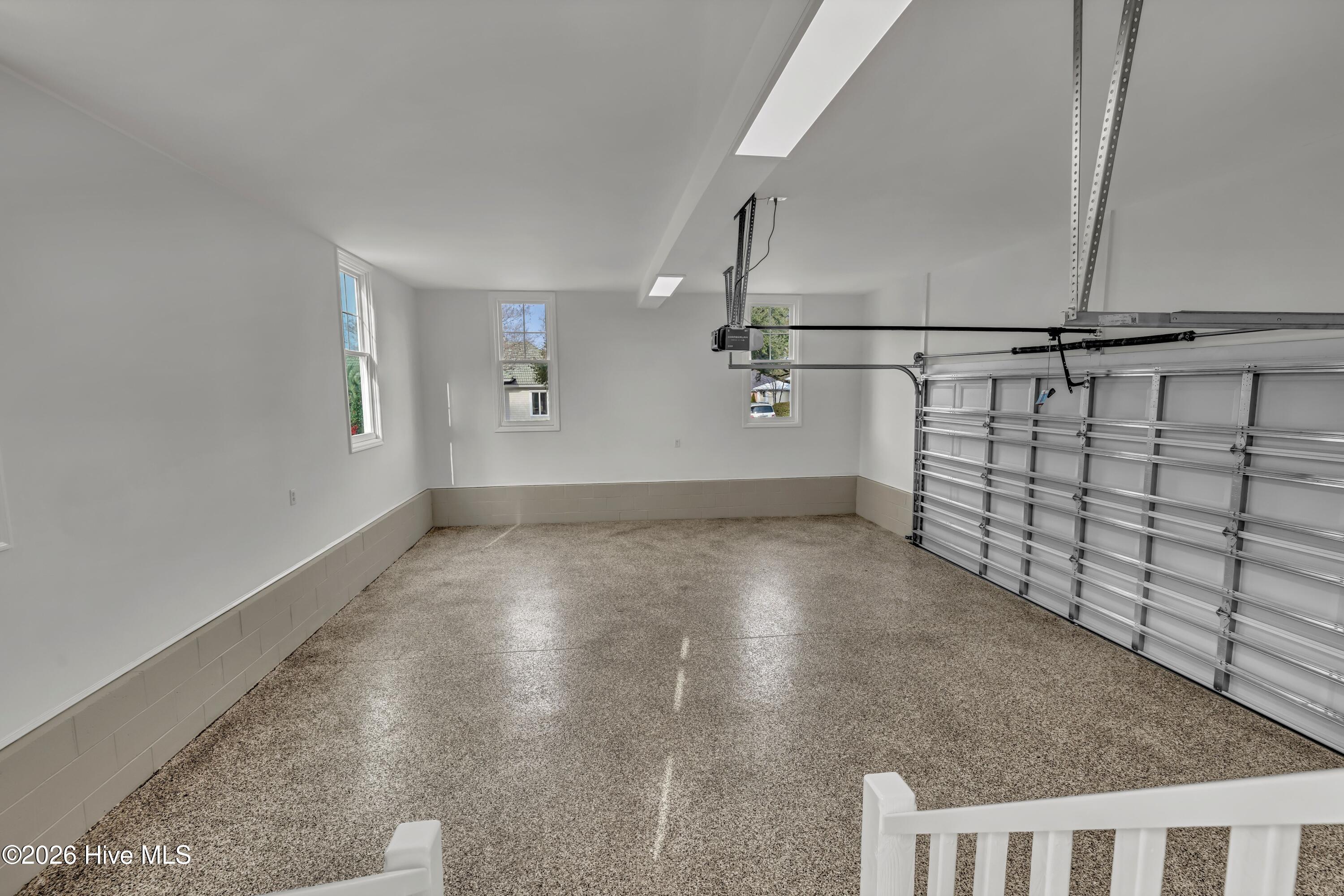 100552340 | Photo 48