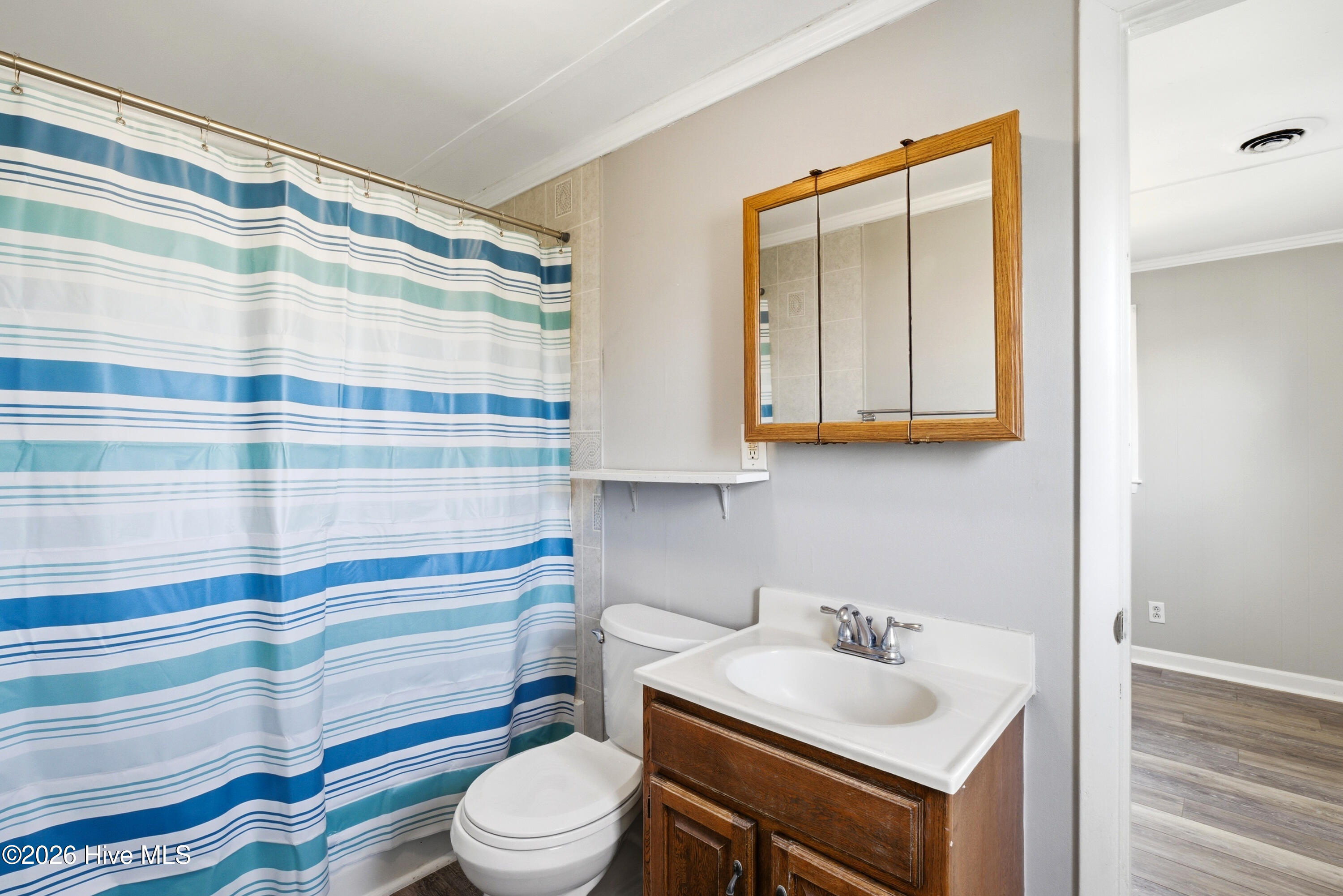 100557870 | Photo 37