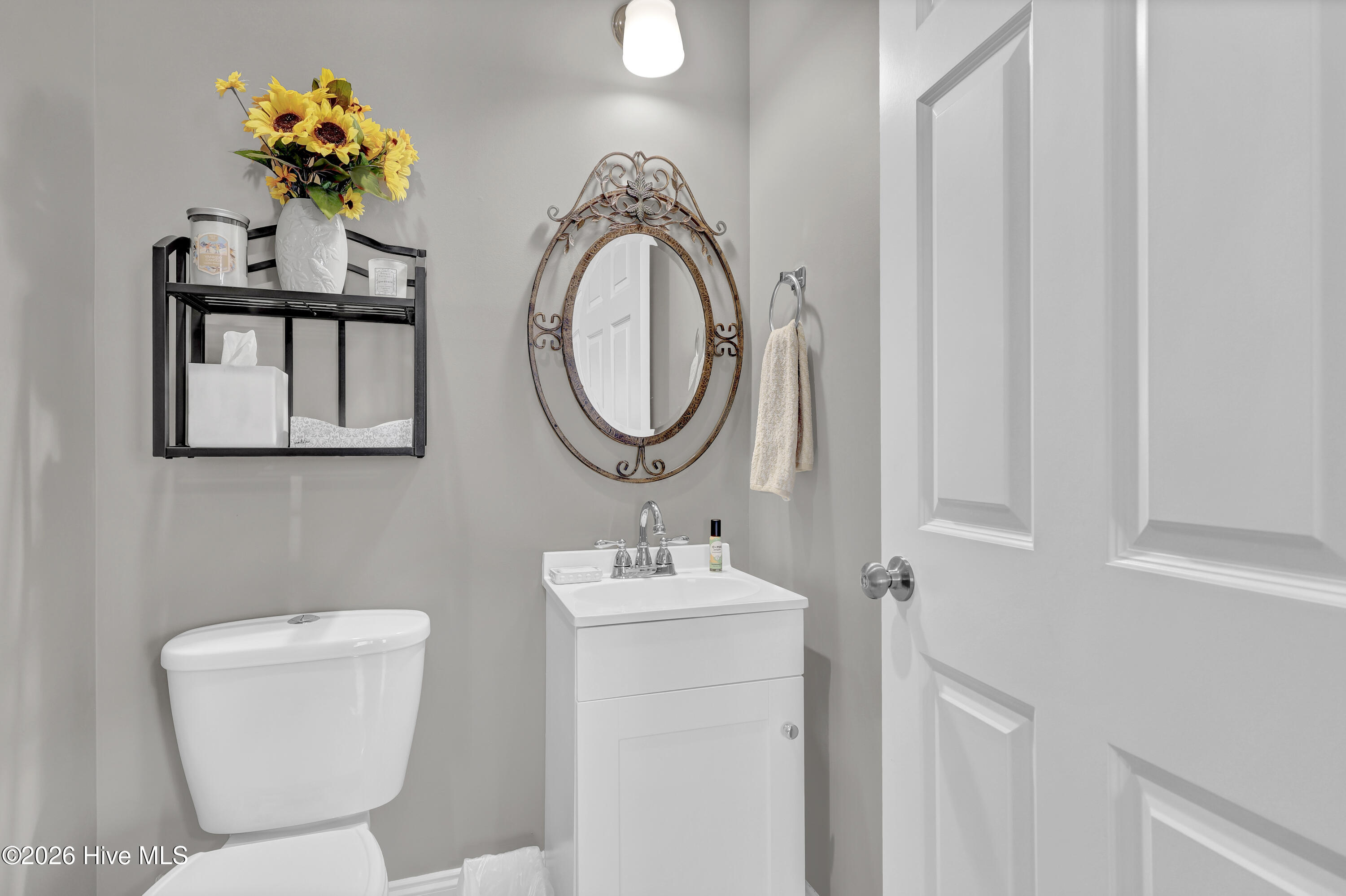 100566208 | Photo 16