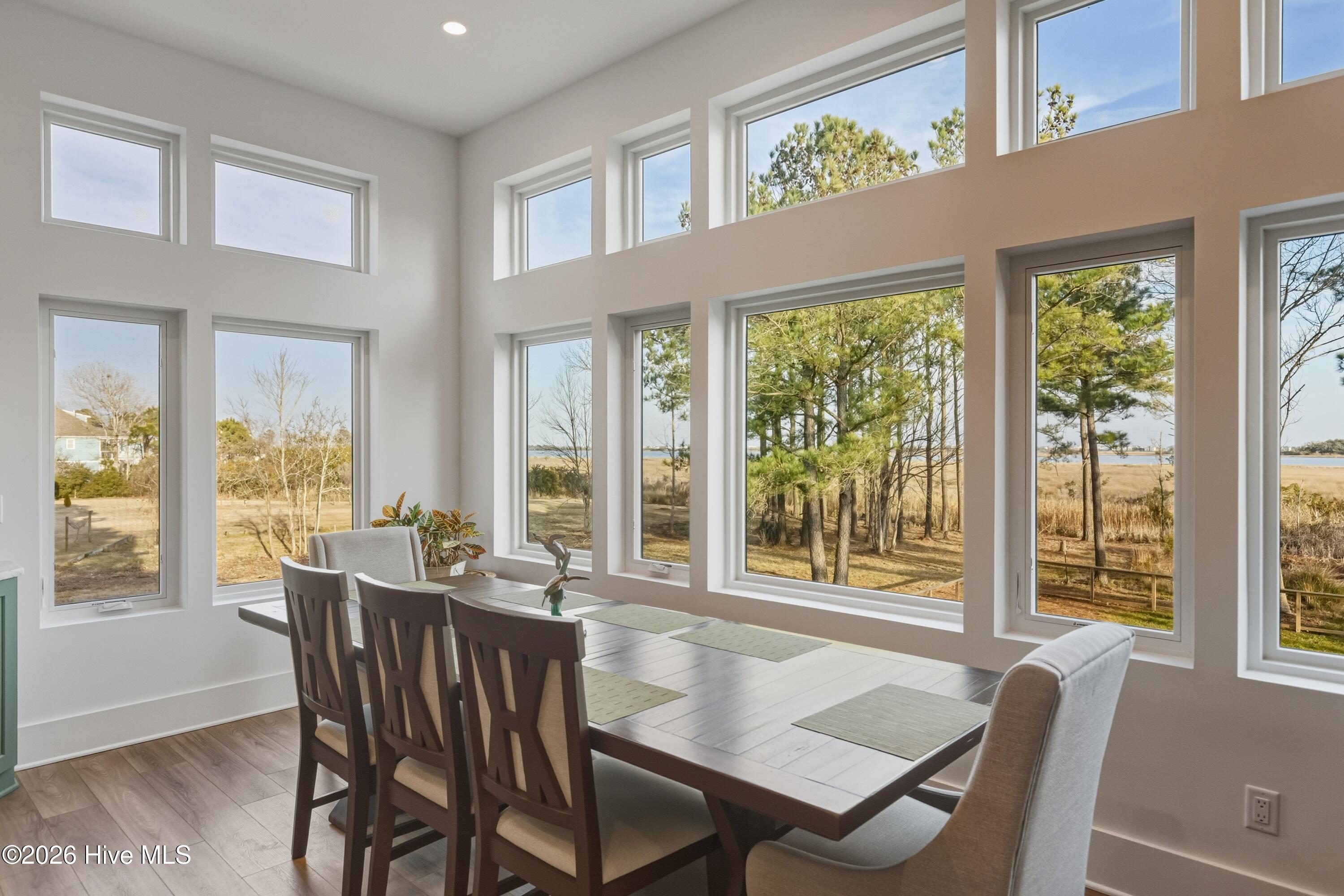 100554260 | Photo 20