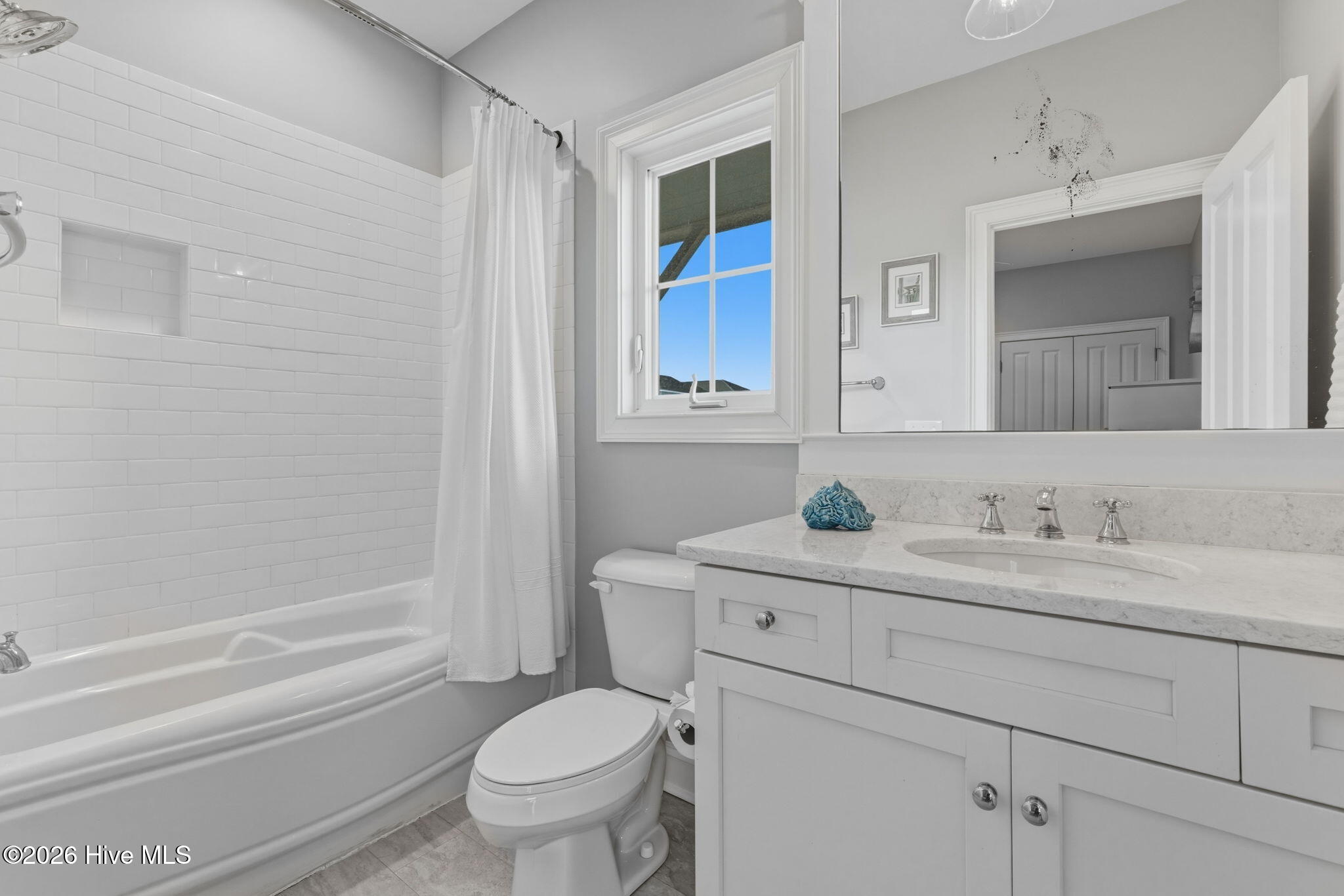 100555473 | Photo 33