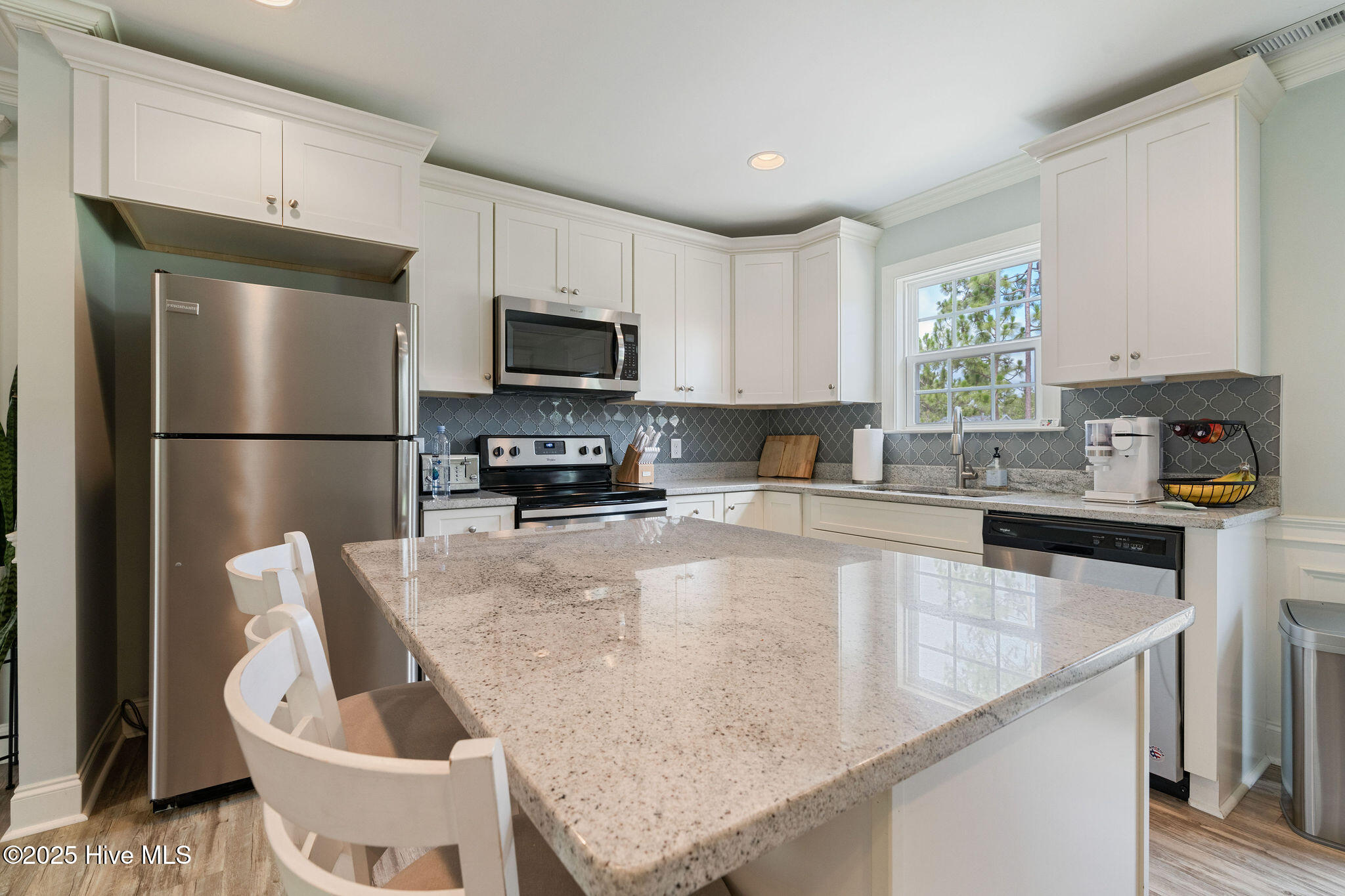 100517847 | Photo 10