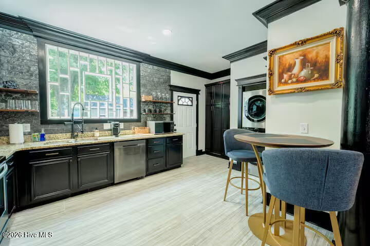 100562028 | Photo 11