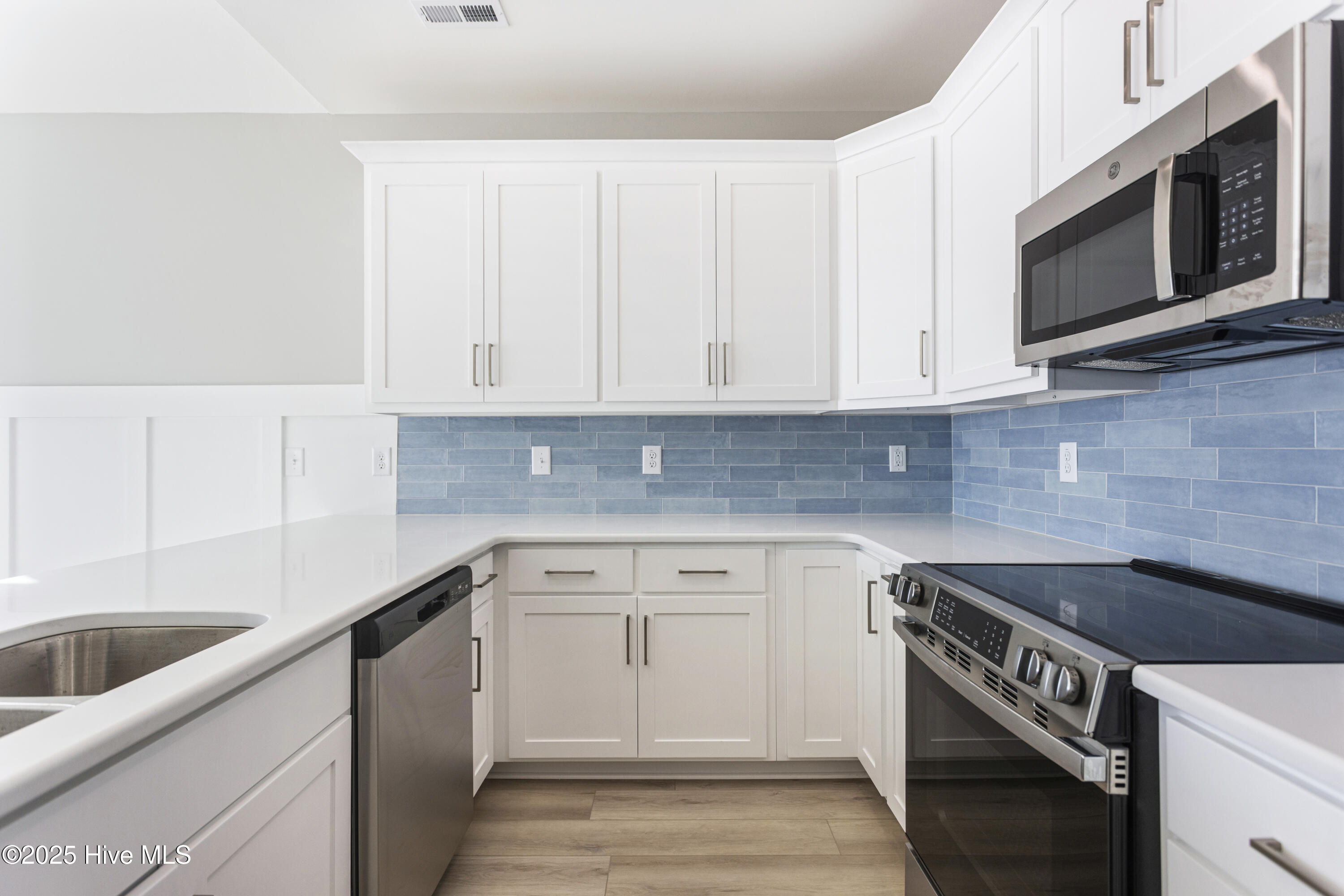 100482586 | Photo 13